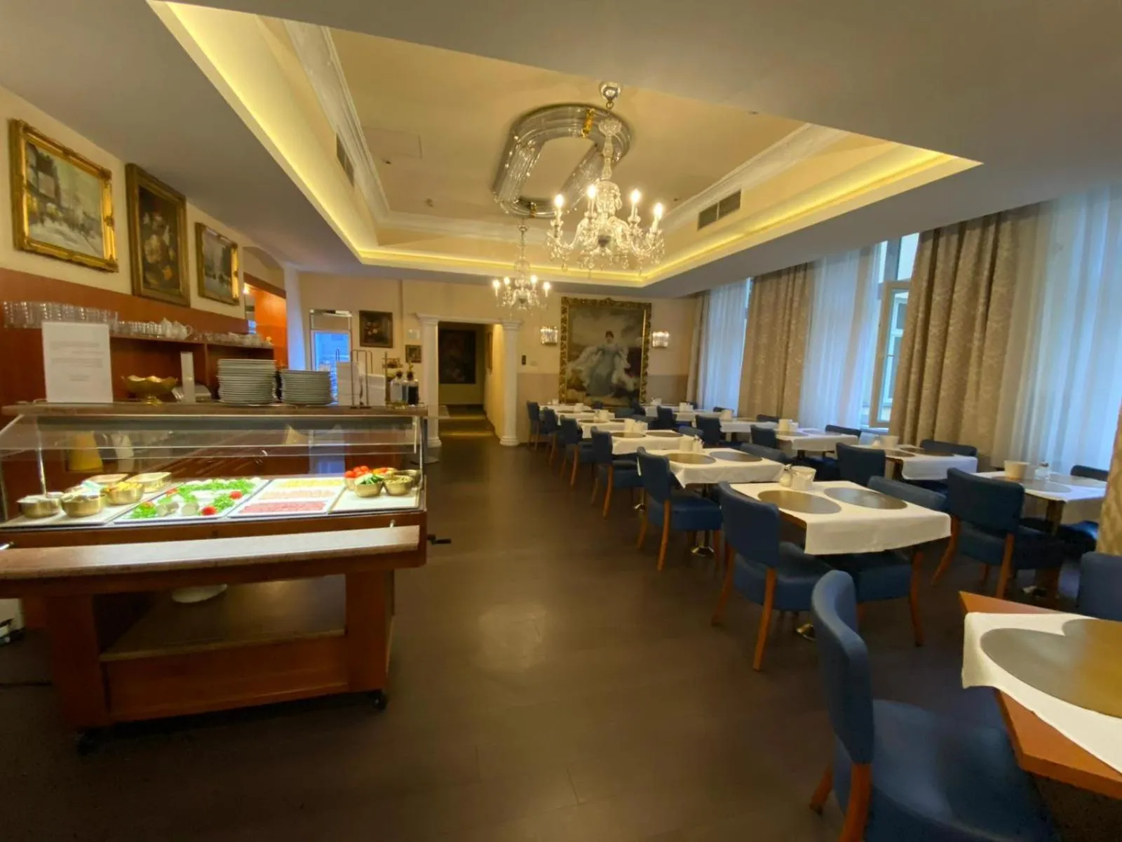 Restaurant/places to eat in Hotel Pension Excellence
