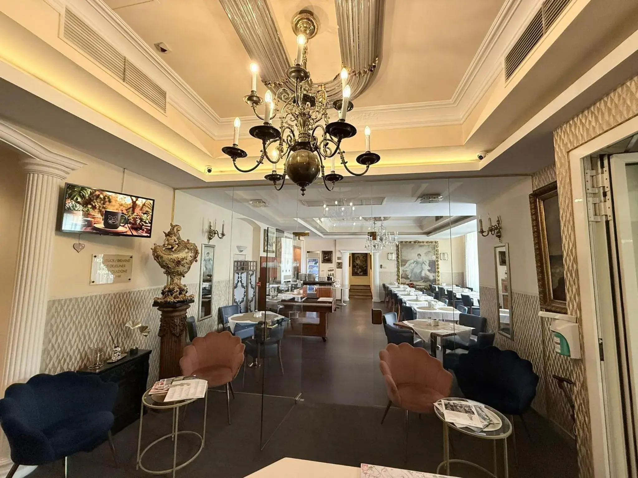 Restaurant/places to eat in Hotel Pension Excellence Restaurant/places to eat in Hotel Pension Excellence