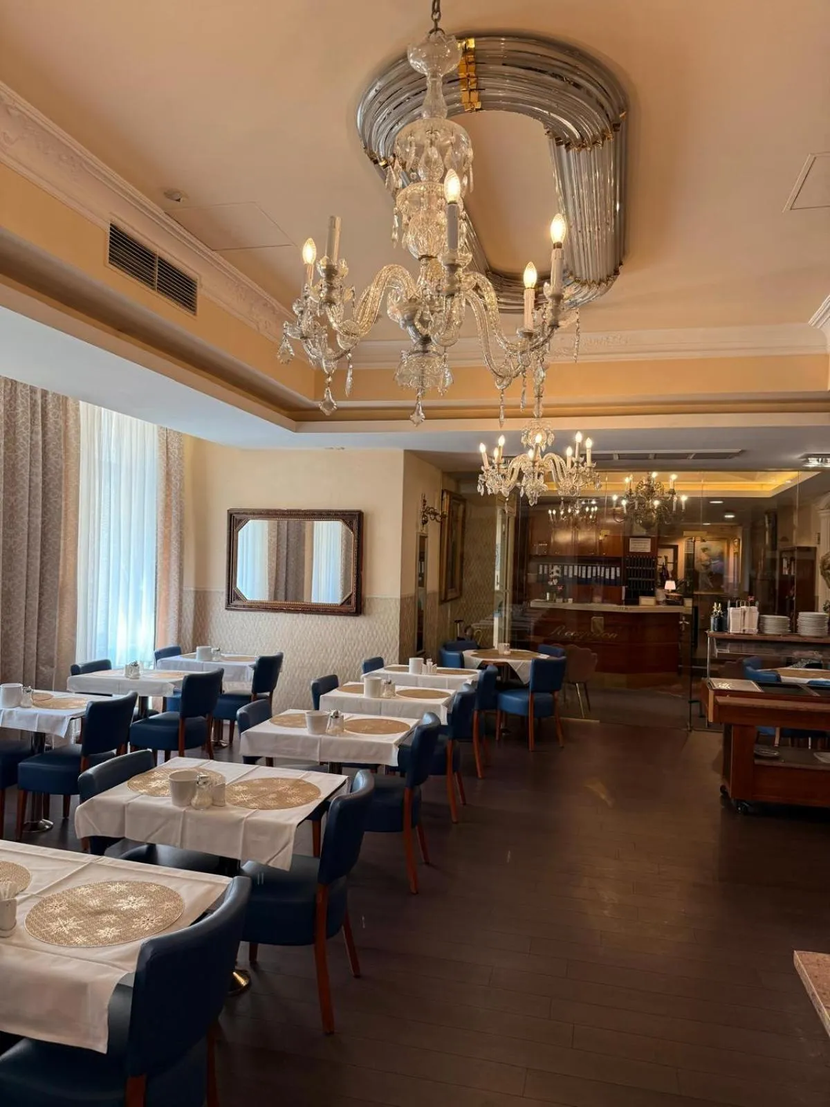 Restaurant/places to eat in Hotel Pension Excellence