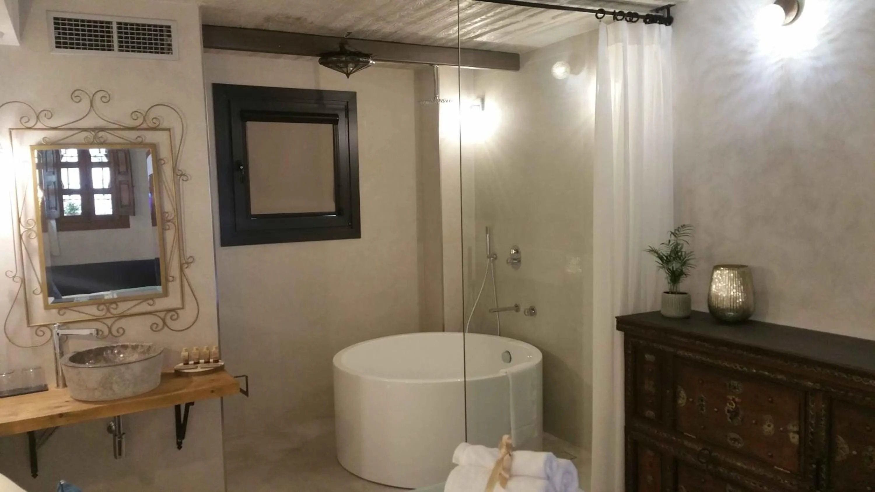 Shower in Murallas de Jayrán Hotel Boutique