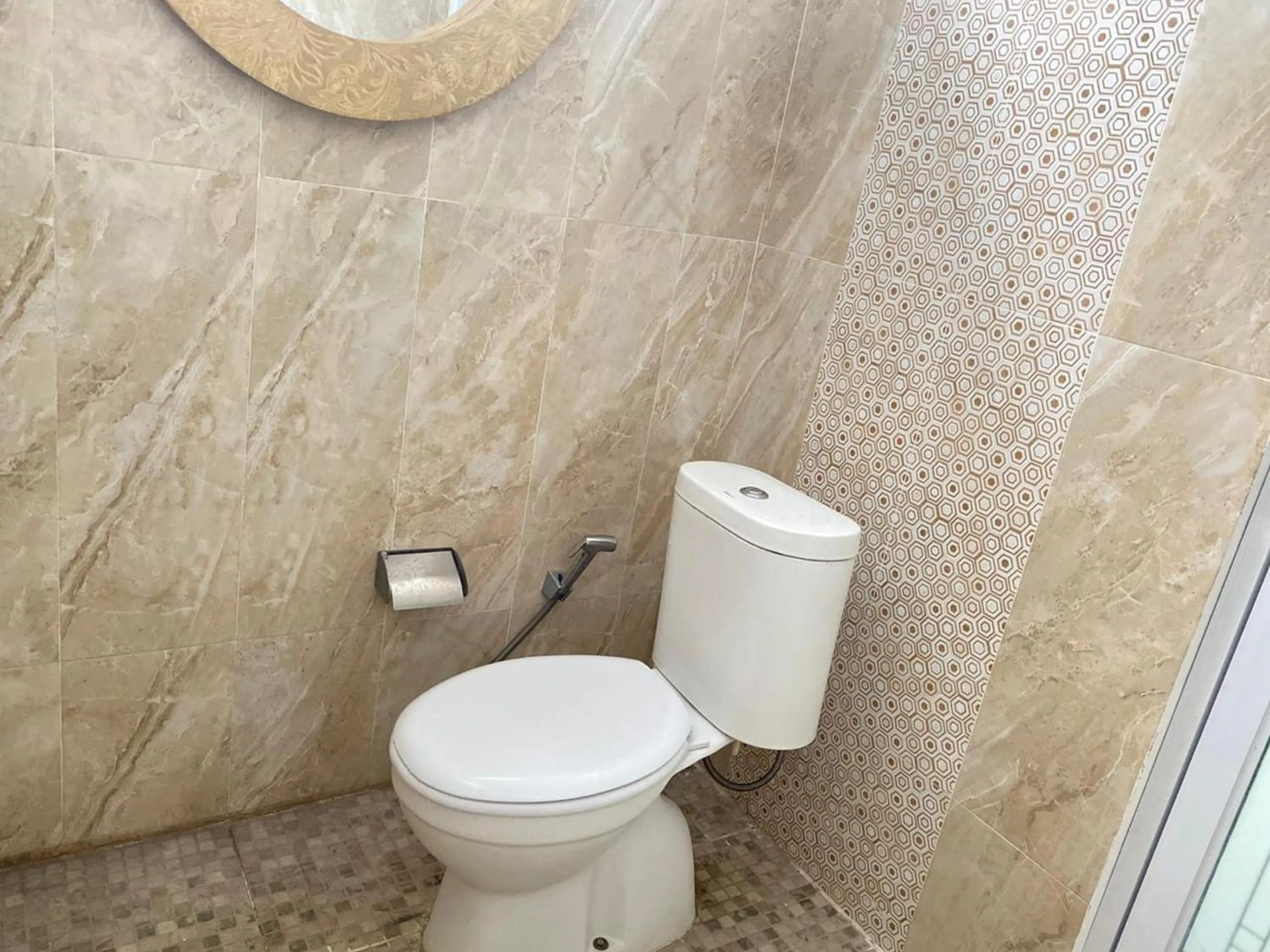 Bathroom in RedDoorz Plus at Puncak Mas Cottage Lampung