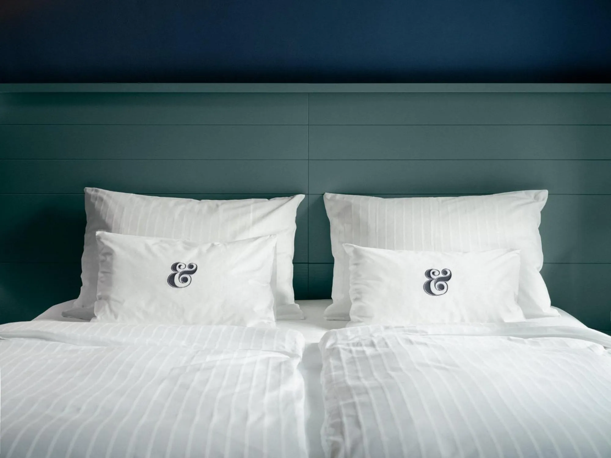 Bed in Saint SHERMIN bed breakfast & champagne