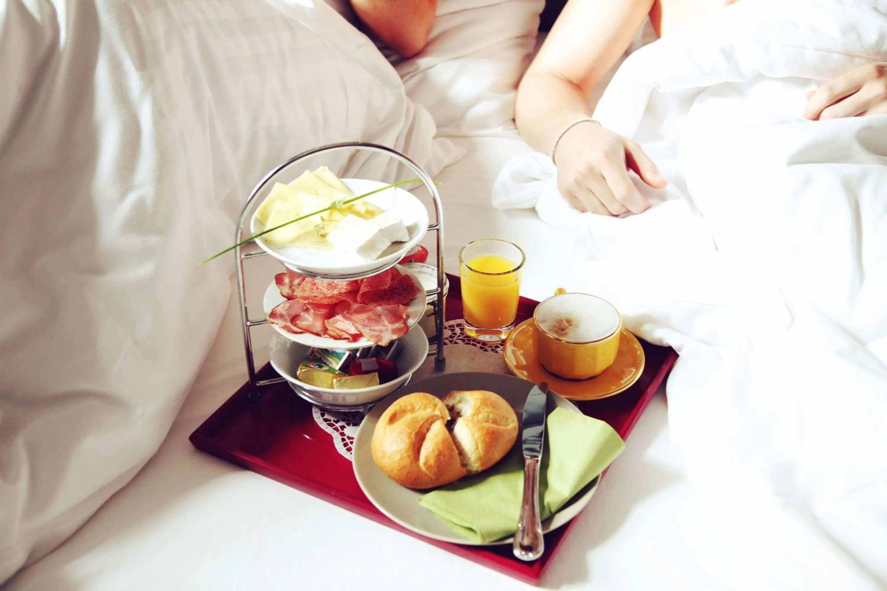 Food, Bed in Saint SHERMIN bed breakfast & champagne