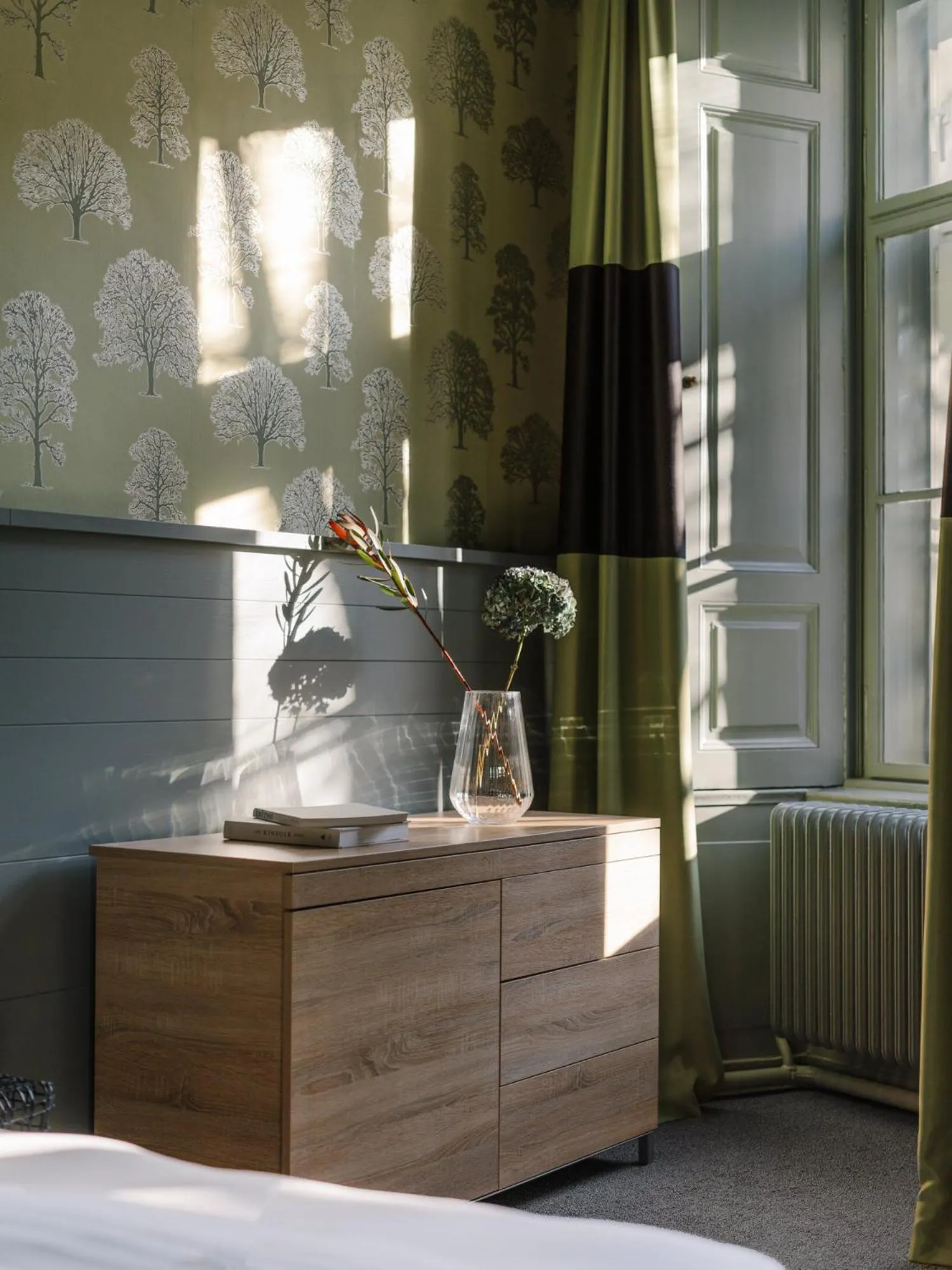 Decorative detail, Bed in Saint SHERMIN bed breakfast & champagne