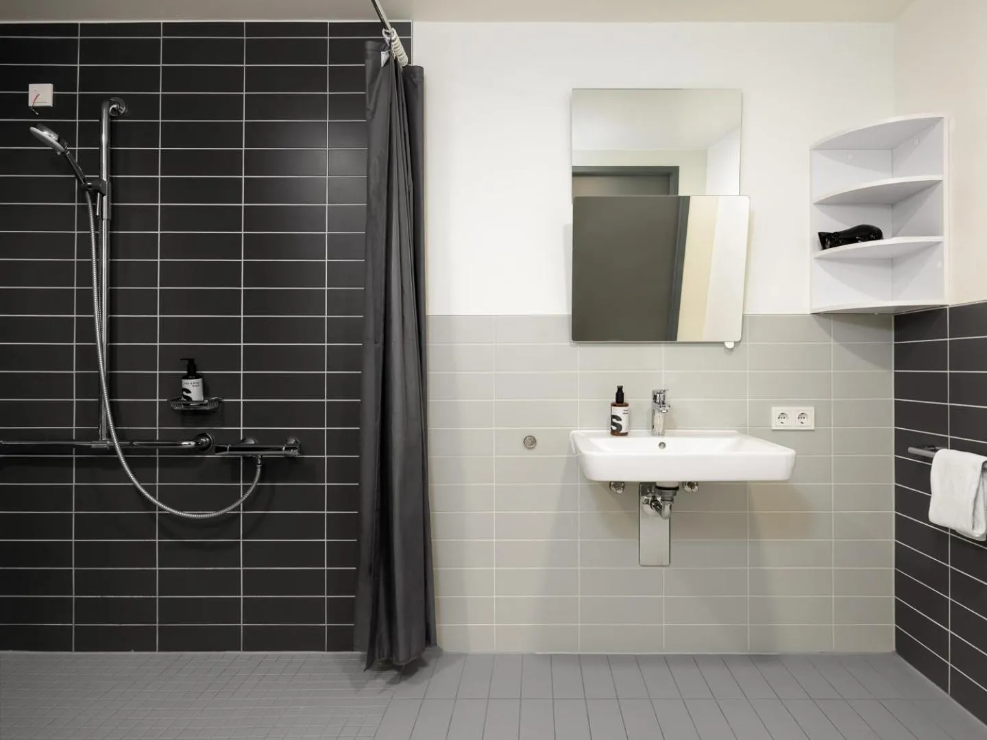 Shower in smartments Mannheim Hauptbahnhof