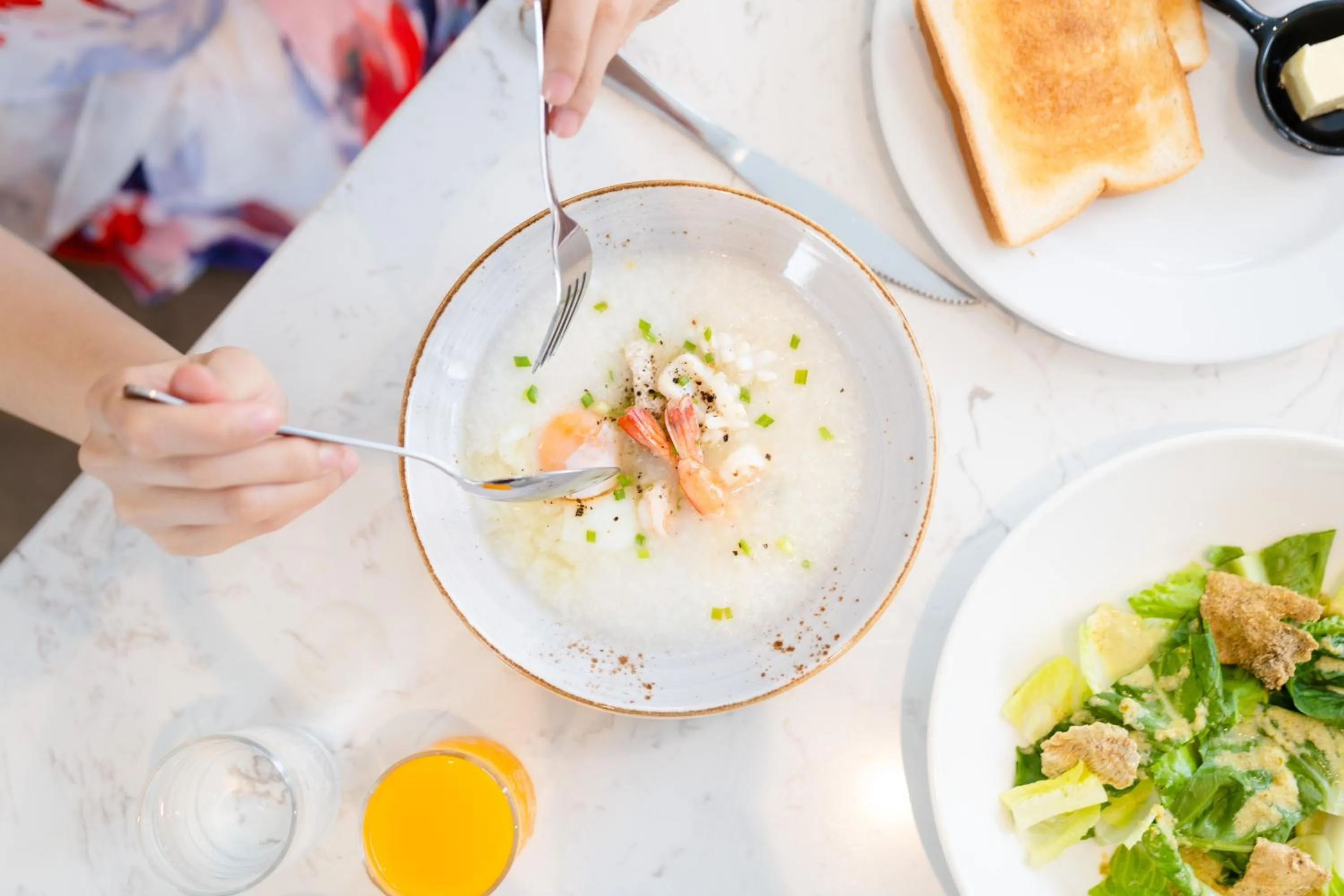 Restaurant/places to eat in Ratri Hotel Phuket Old Town