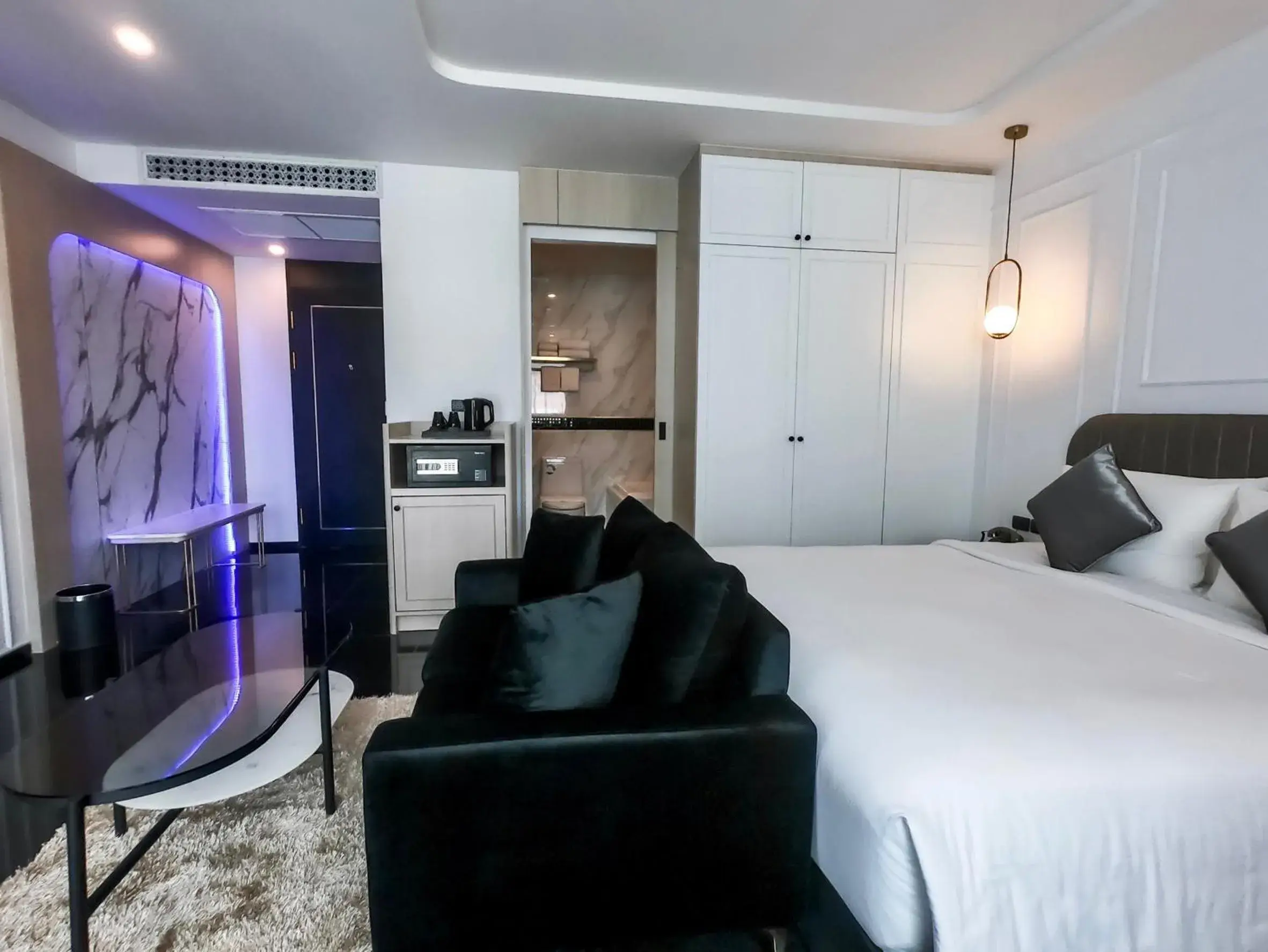 Bedroom, Bed in Ratri Hotel Phuket Old Town Bedroom, Bed in Ratri Hotel Phuket Old Town