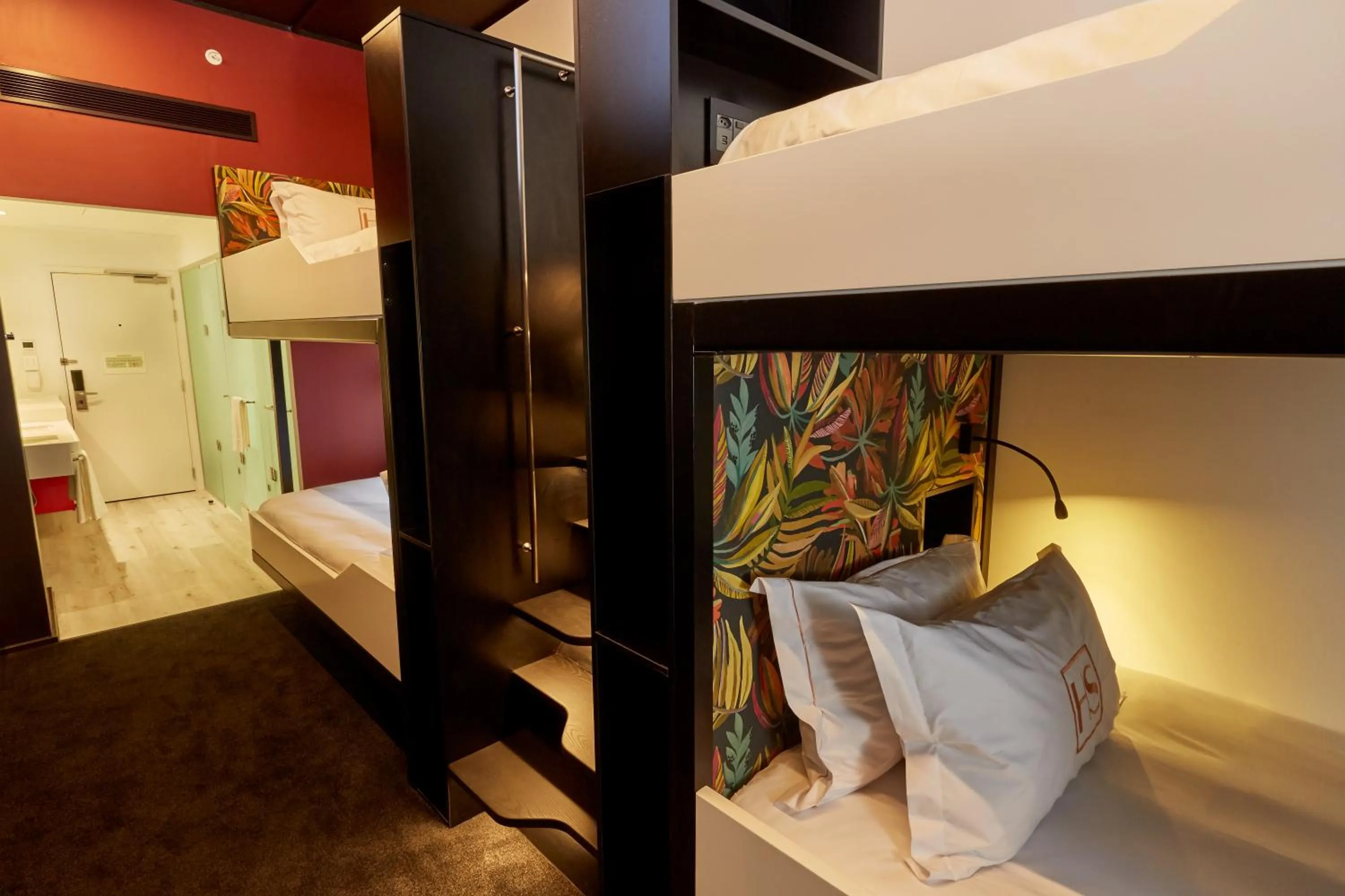 Bed in Hotel Sky Cape Town