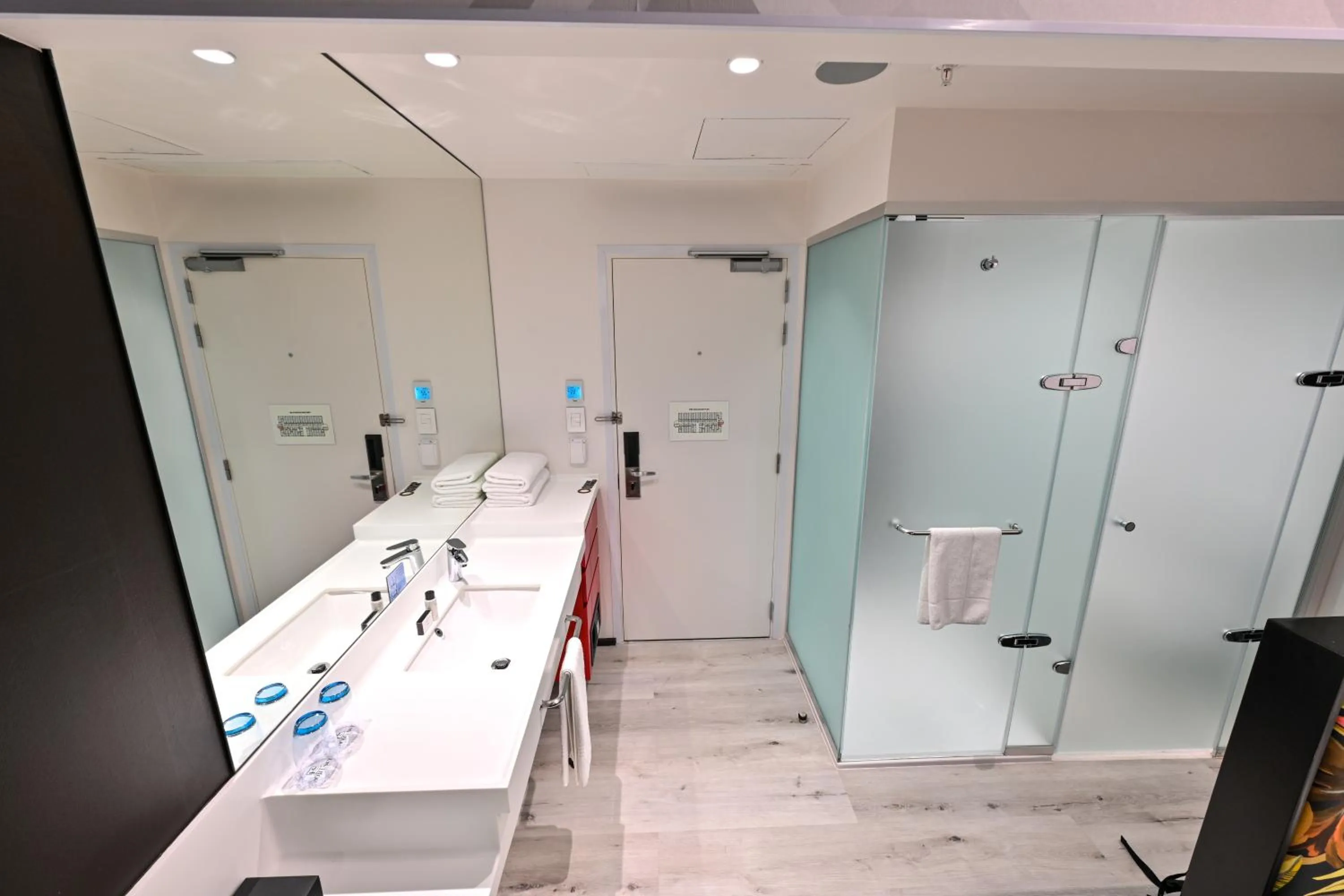 Bathroom in Hotel Sky Cape Town