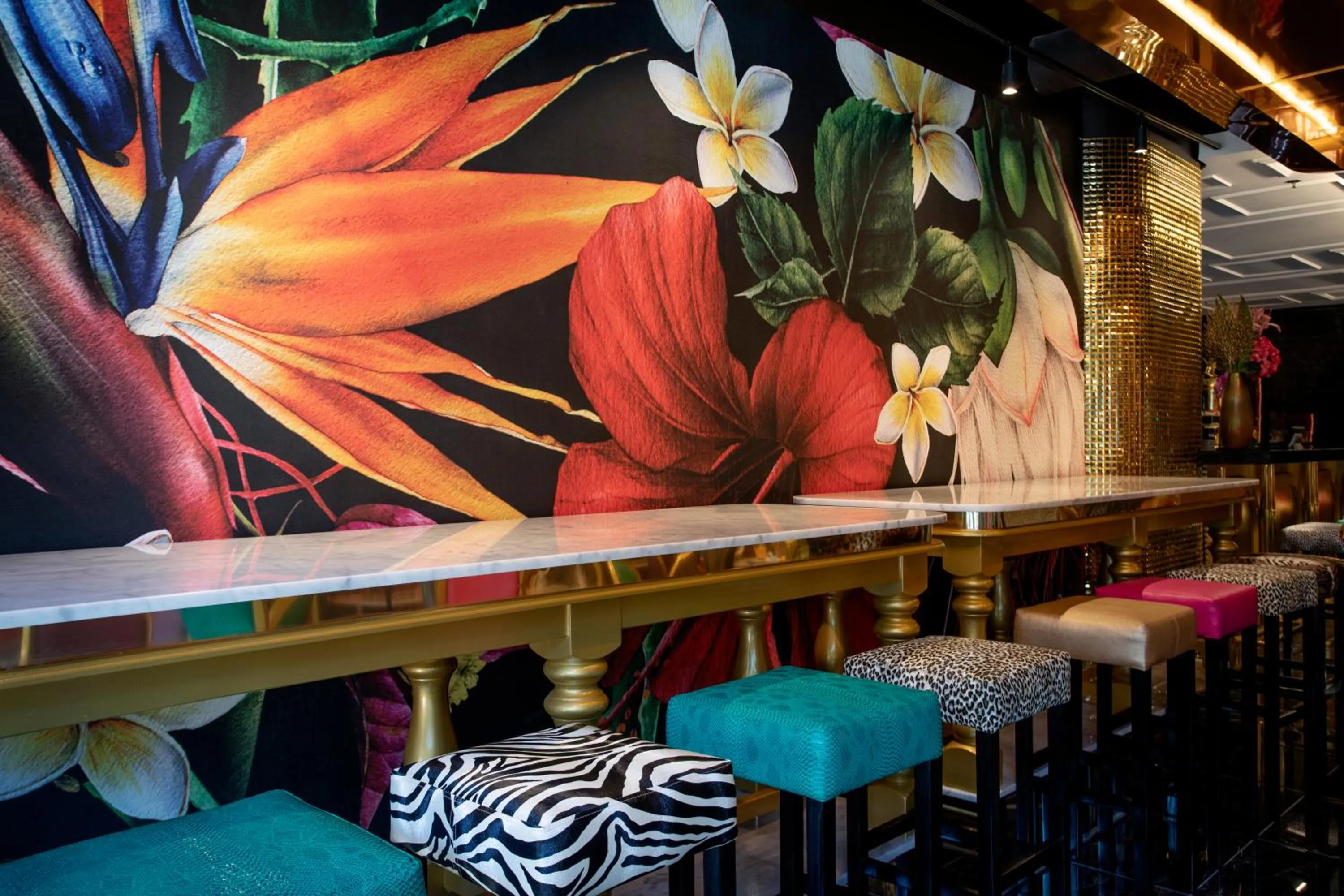 Restaurant/places to eat in Hotel Sky Cape Town