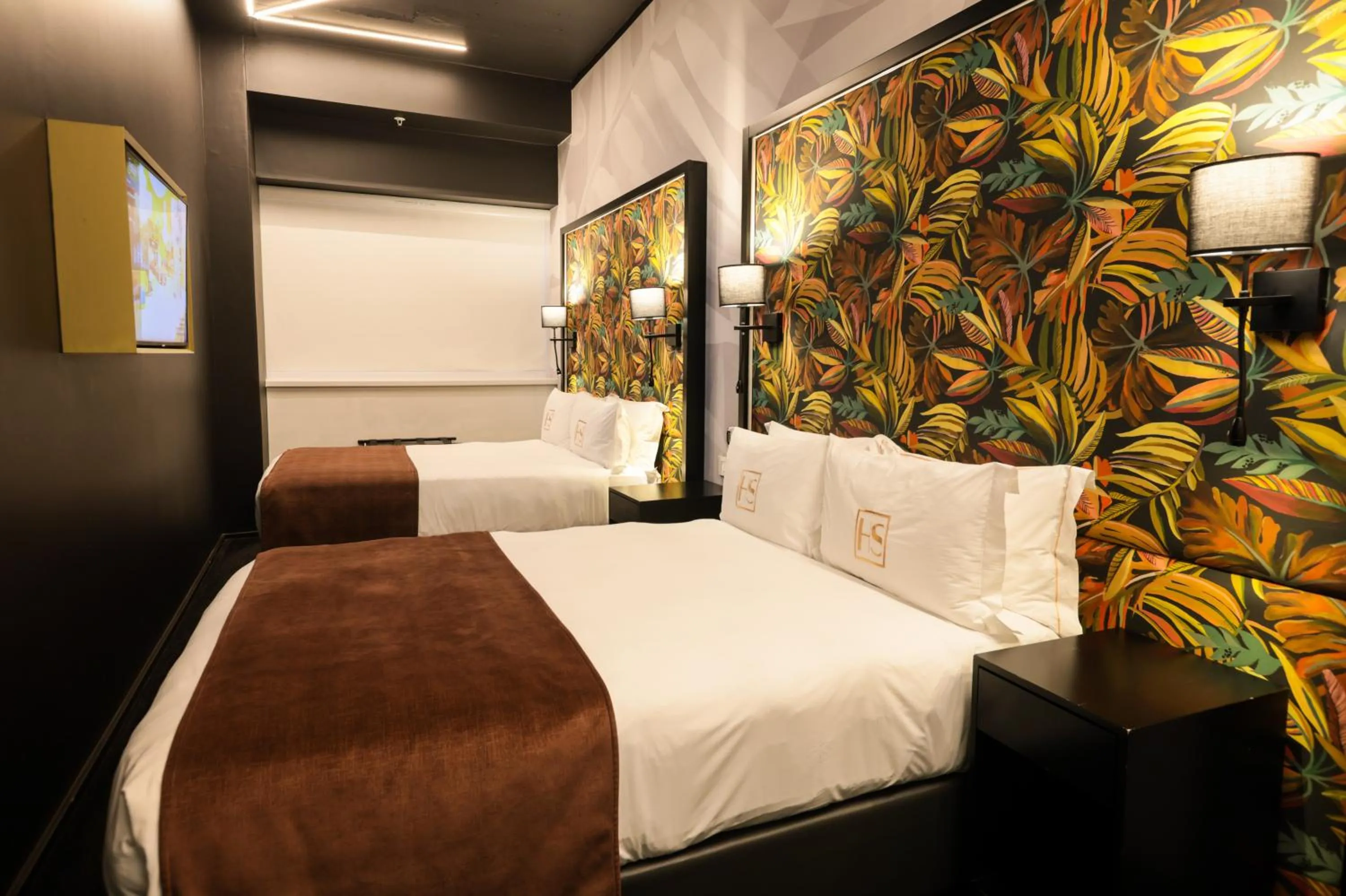 Bed in Hotel Sky Cape Town