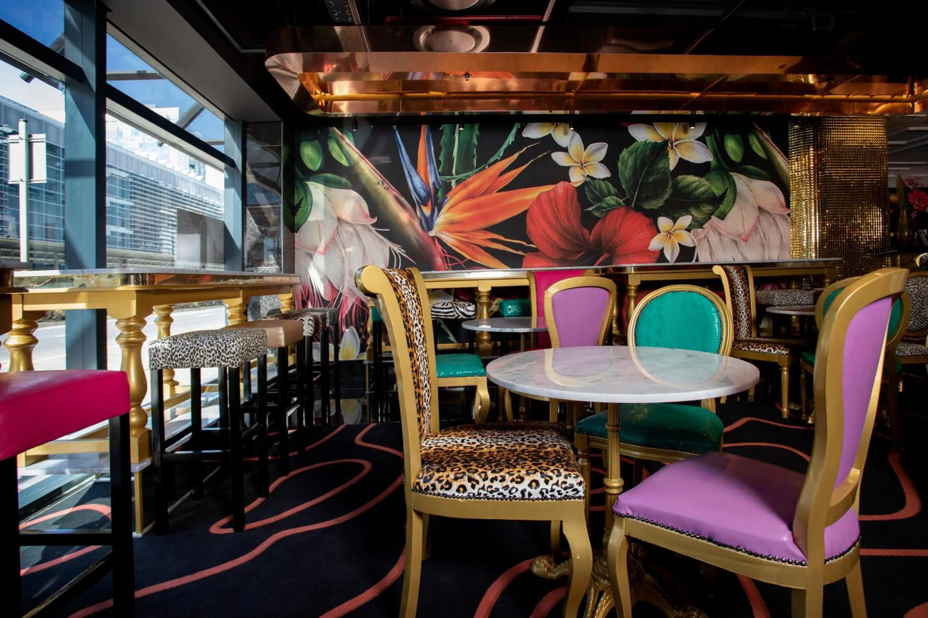 Restaurant/places to eat in Hotel Sky Cape Town