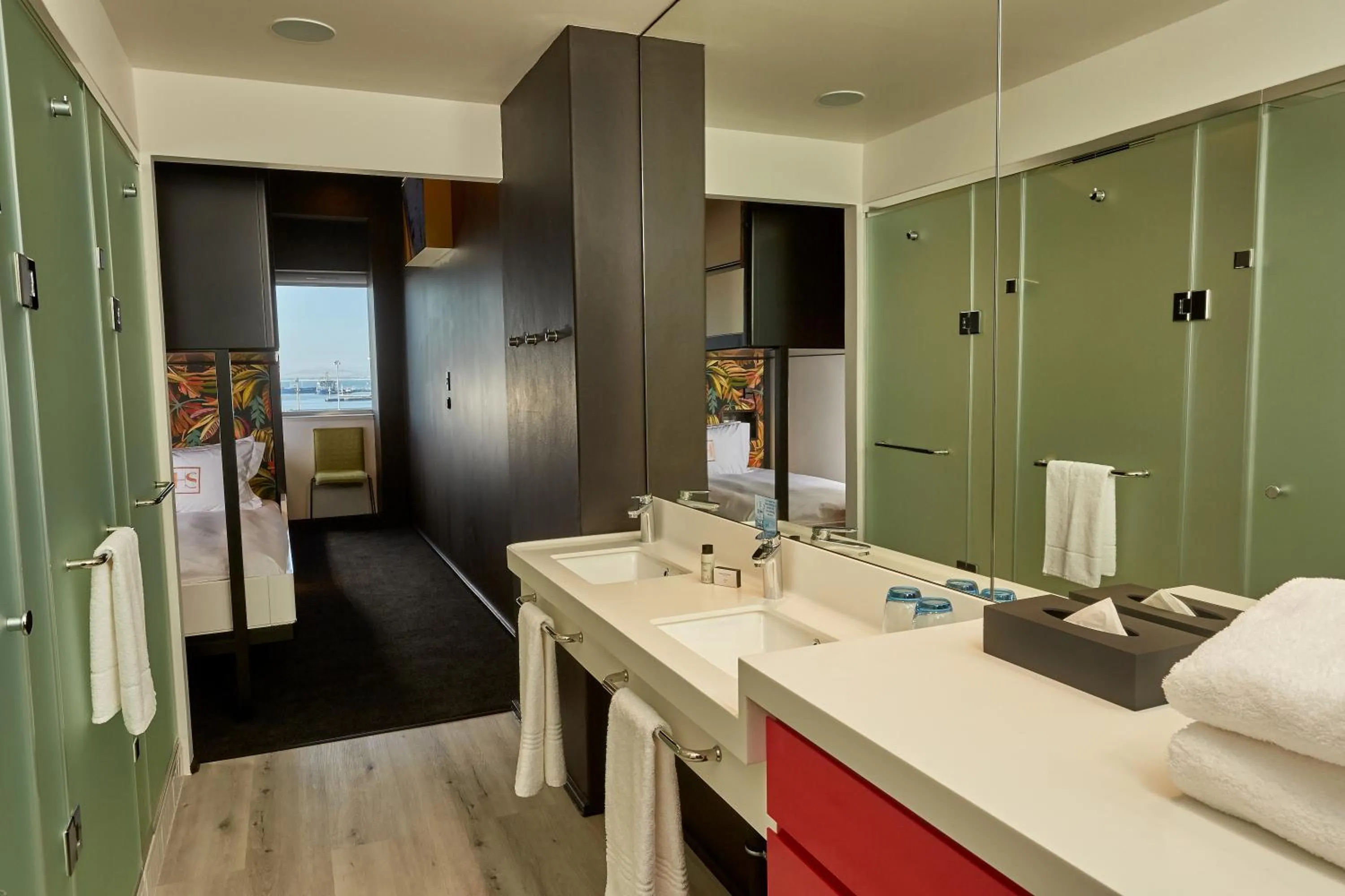 Bathroom in Hotel Sky Cape Town