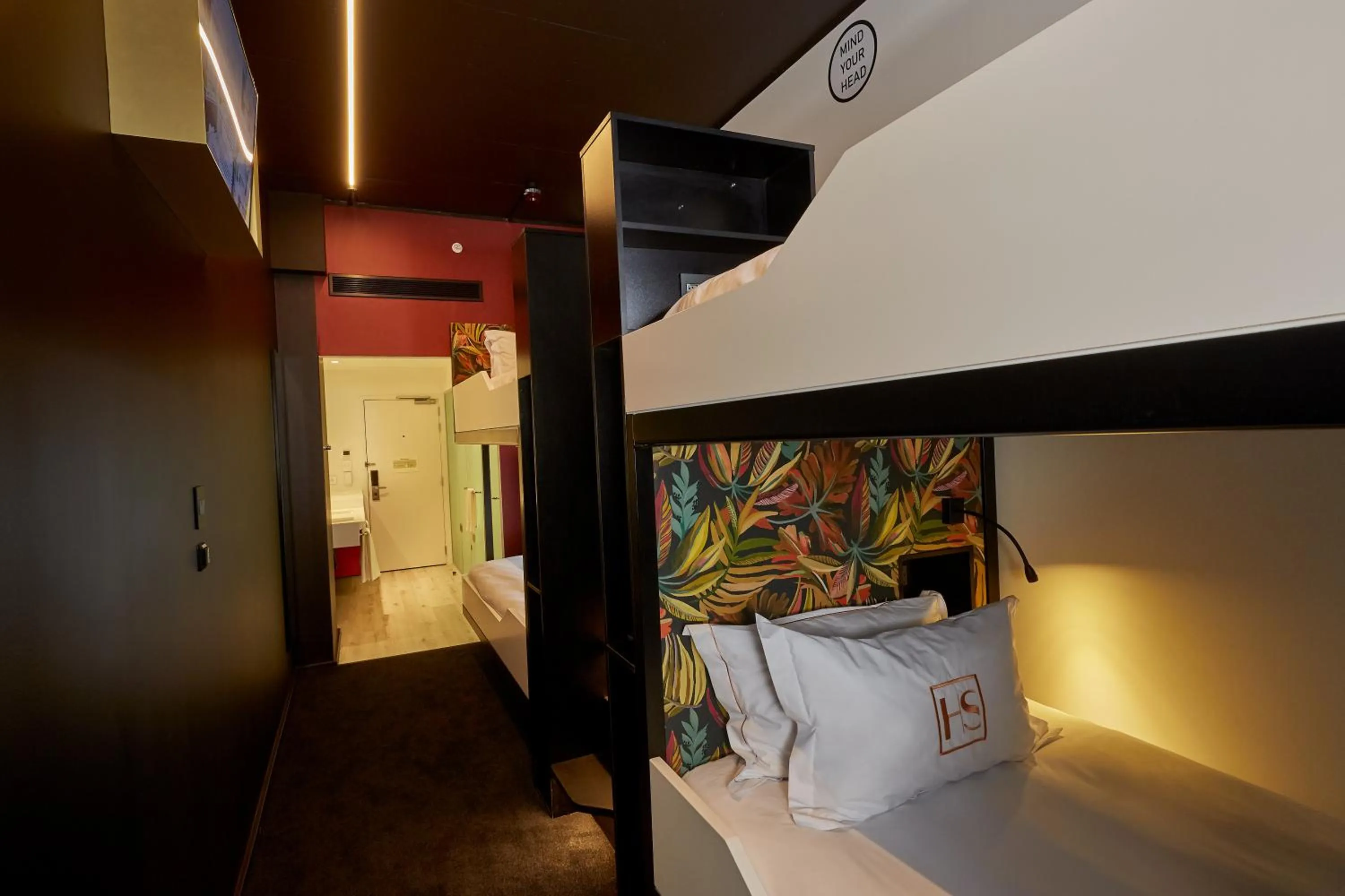 Bed in Hotel Sky Cape Town