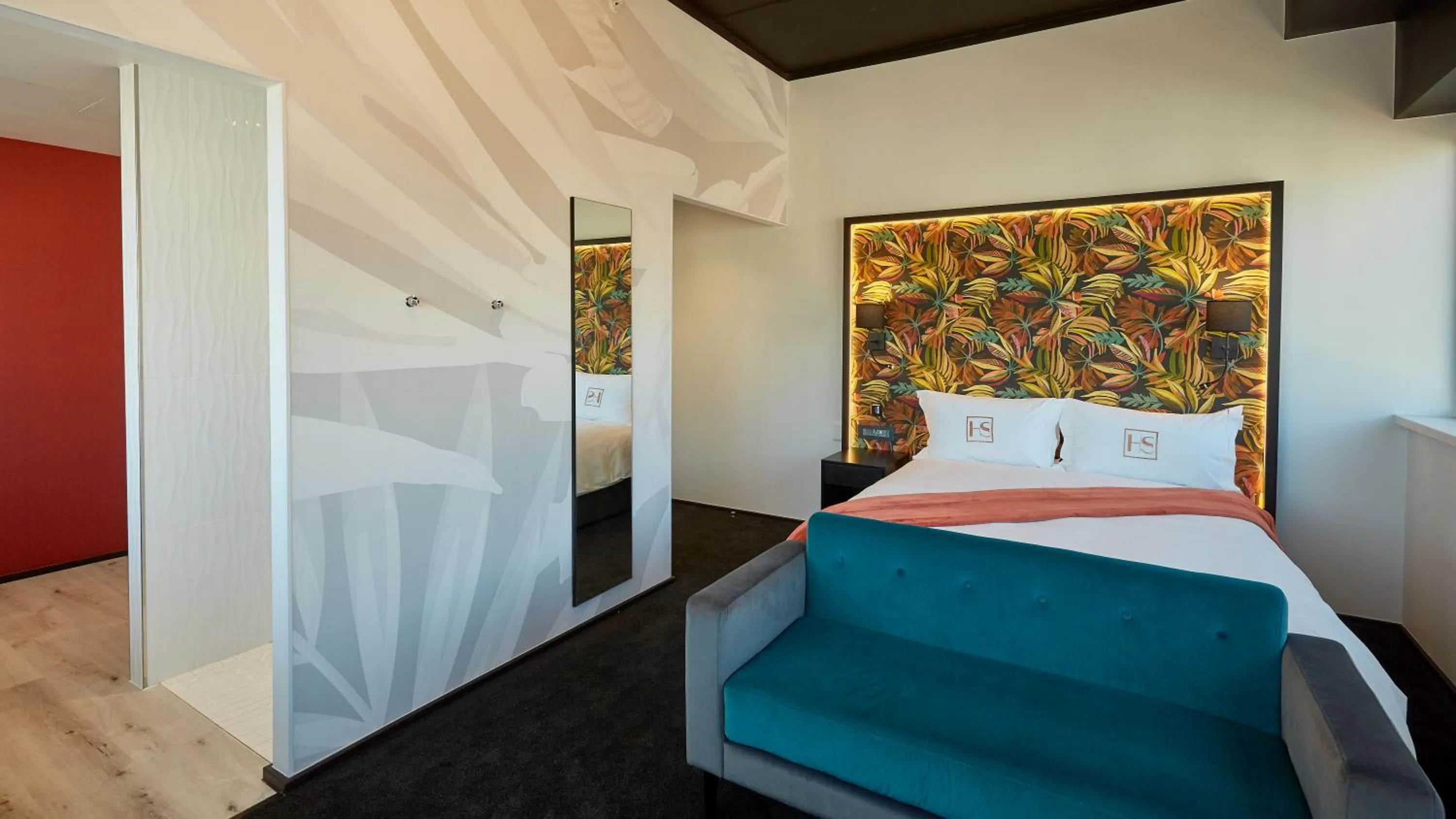 Bed in Hotel Sky Cape Town