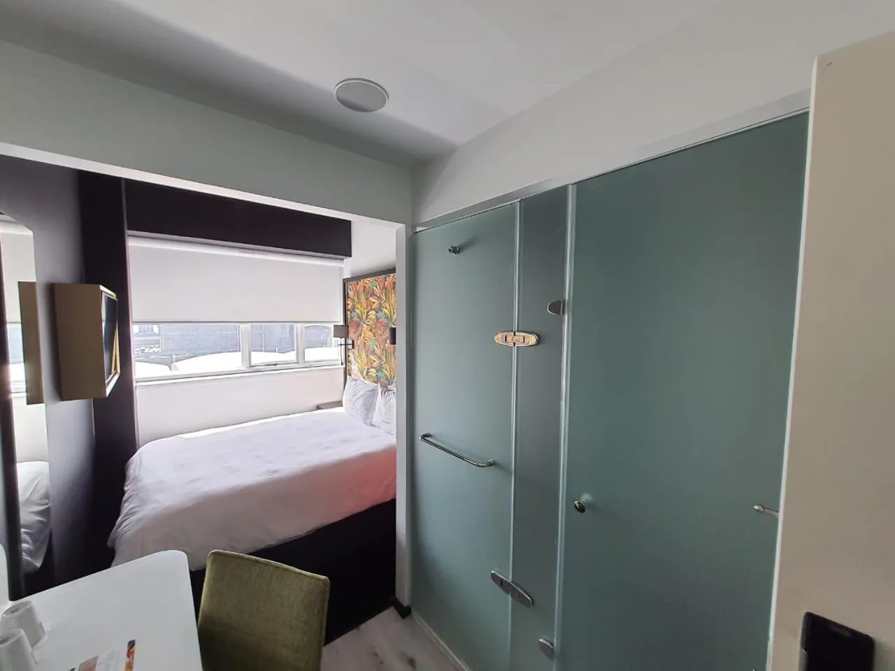 Bed in Hotel Sky Cape Town