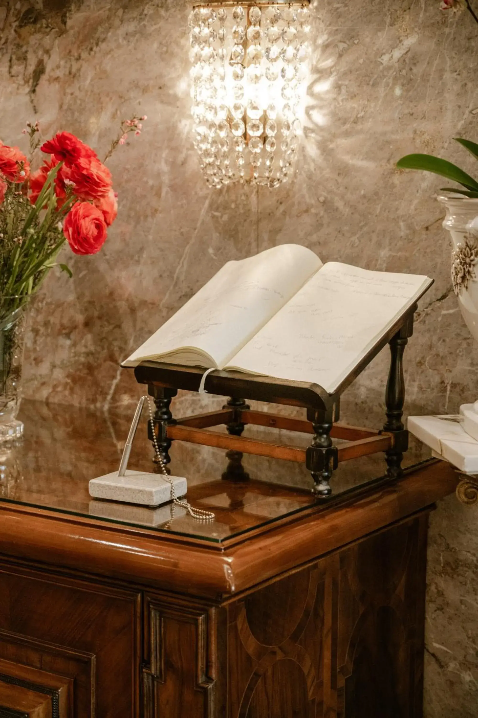 Lobby or reception in Hotel Stefanie - VIENNA'S OLDEST HOTEL Lobby or reception in Hotel Stefanie - VIENNA'S OLDEST HOTEL