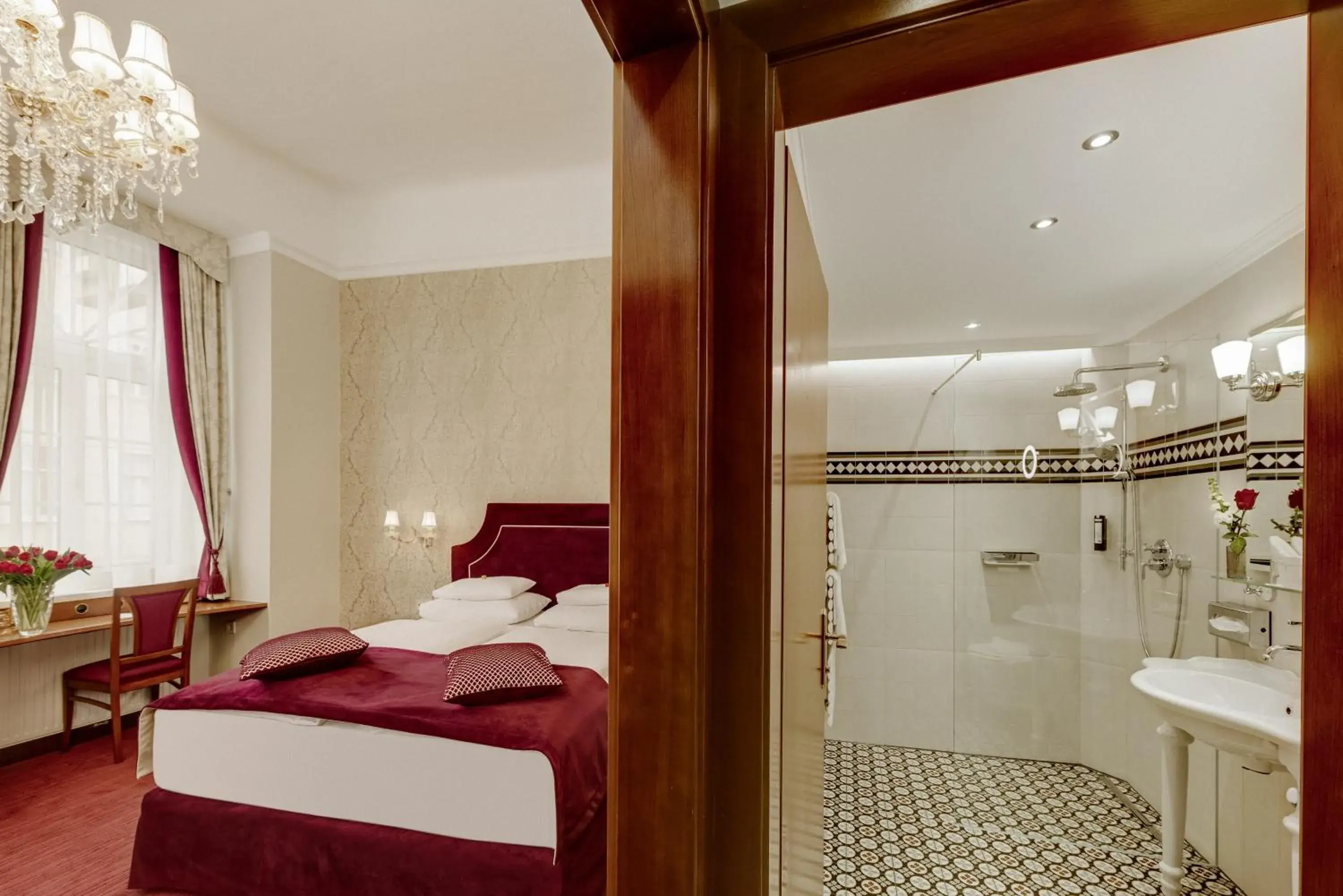 Bedroom, Bed in Hotel Stefanie - VIENNA'S OLDEST HOTEL Bedroom, Bed in Hotel Stefanie - VIENNA'S OLDEST HOTEL