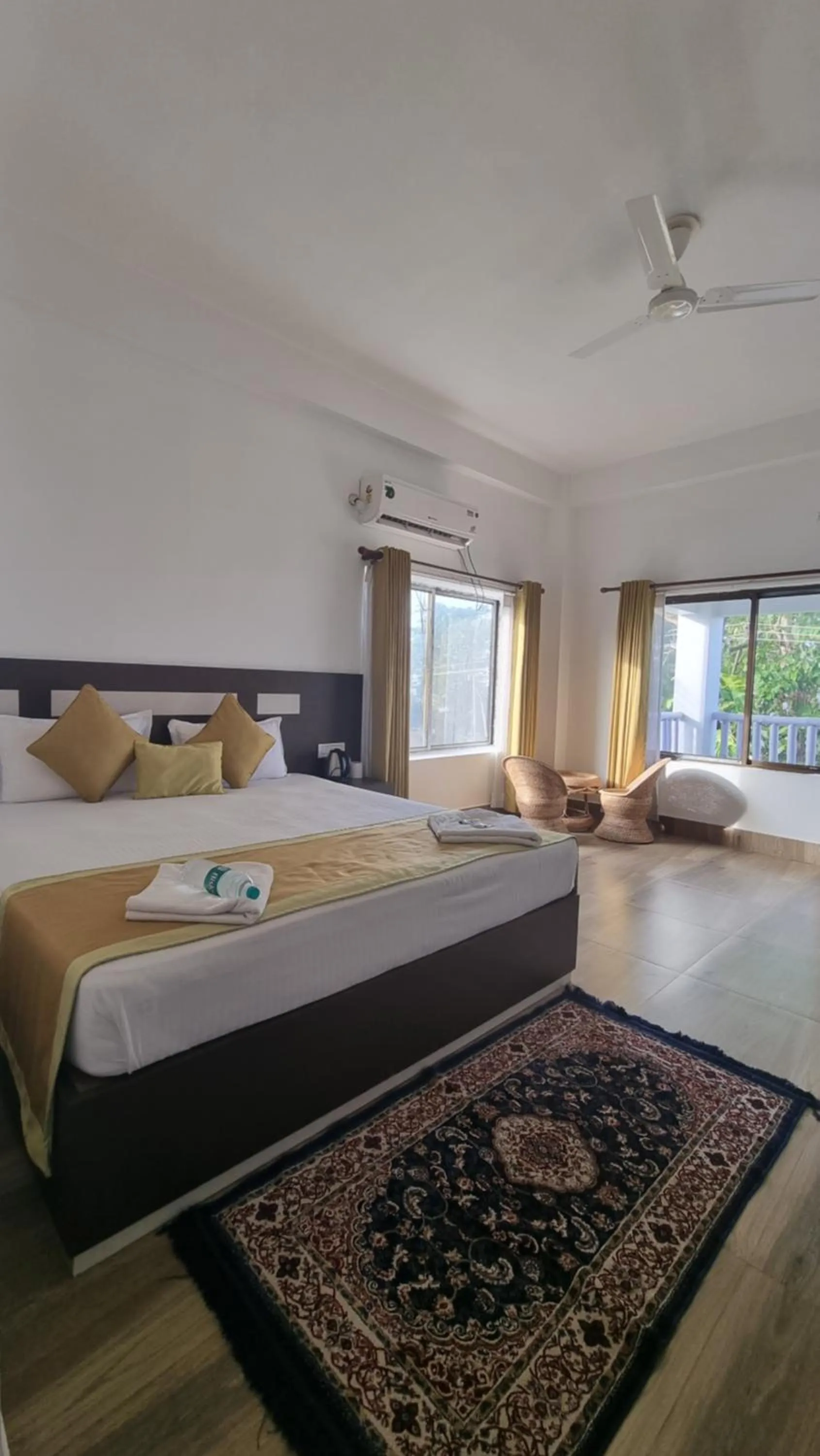 Bed in Shivaji Inn Kaziranga