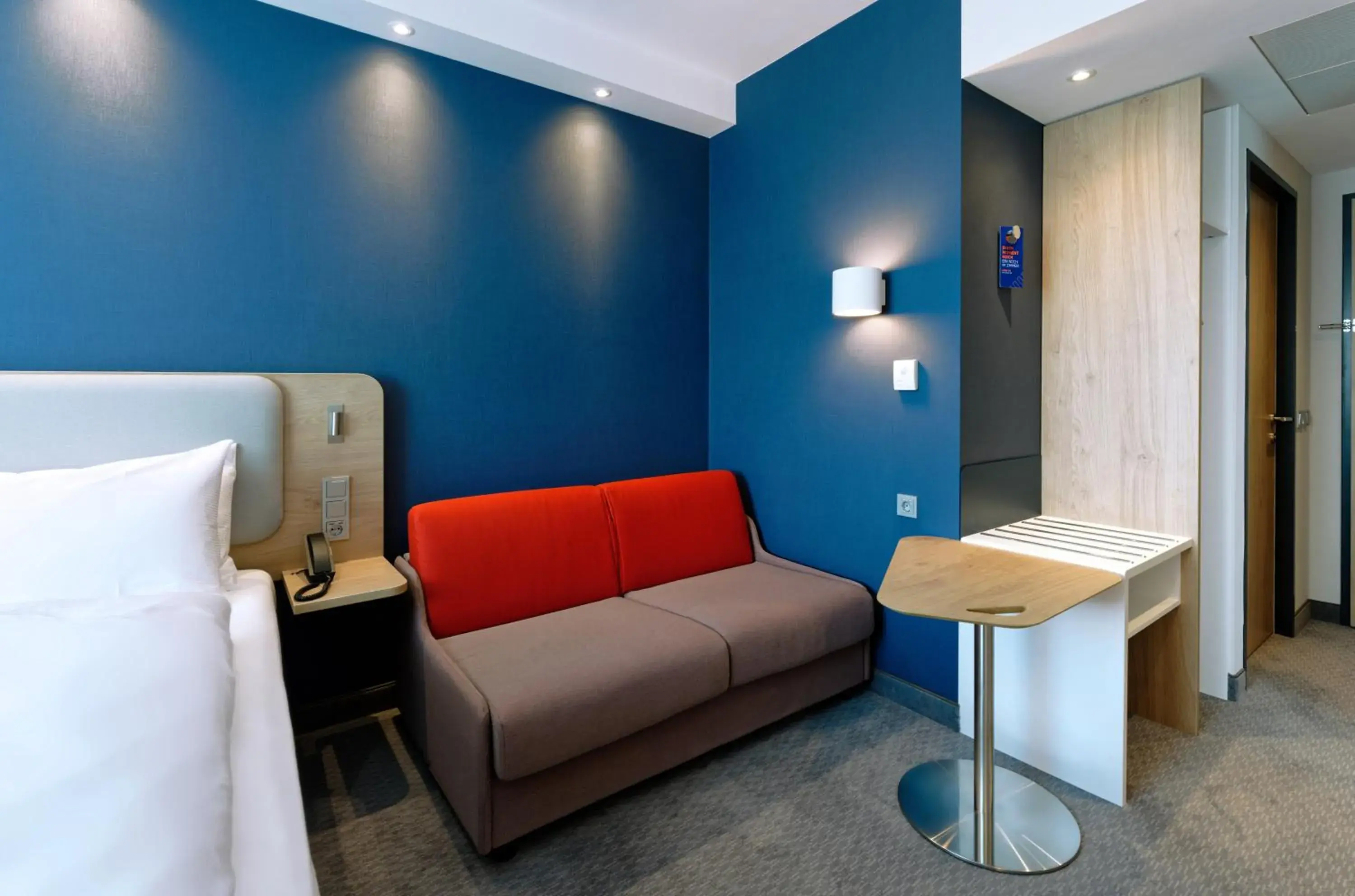 Photo of the whole room, Bed in Holiday Inn Express - Lustenau Photo of the whole room, Bed in Holiday Inn Express - Lustenau