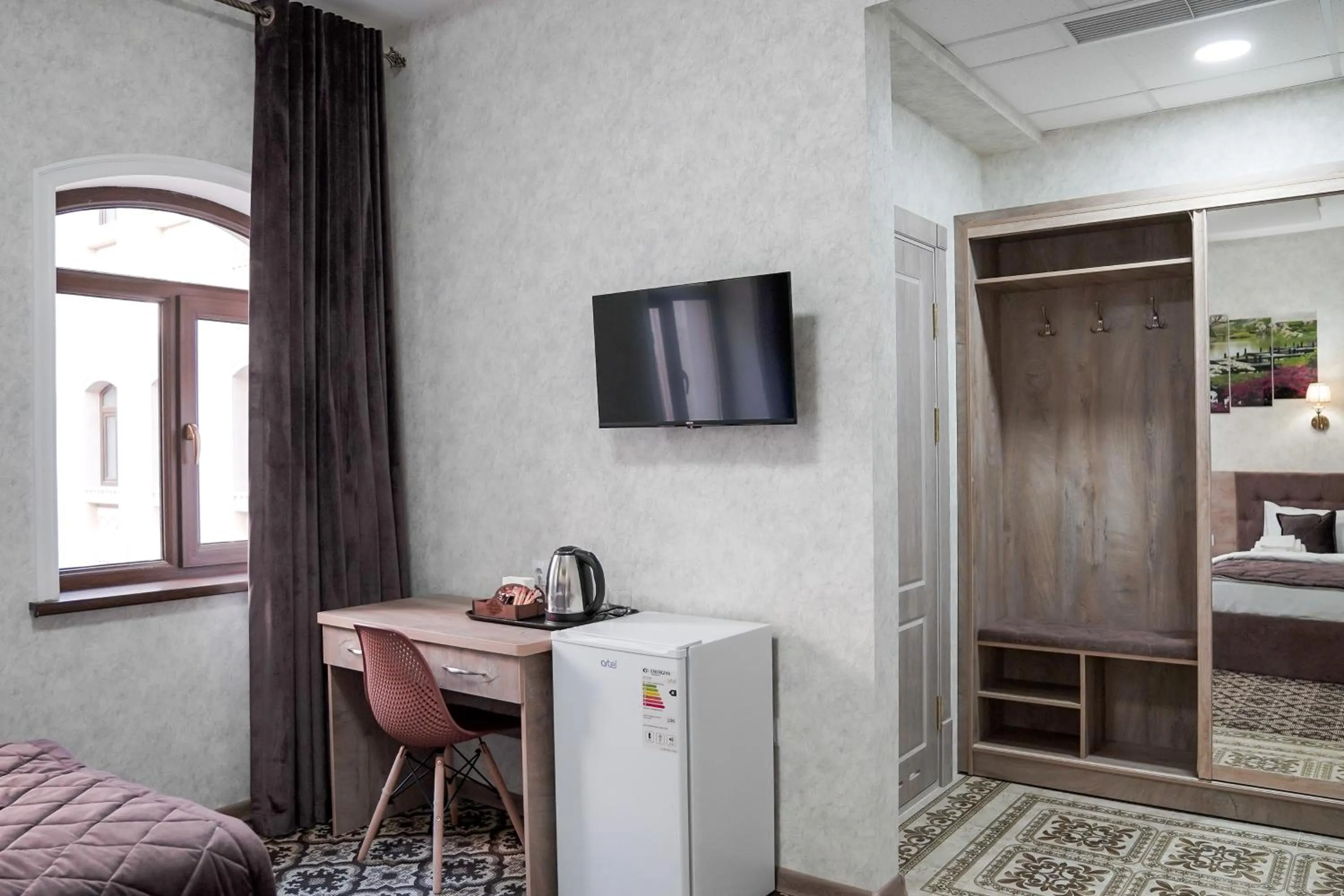 TV and multimedia, Bed in Level Hotel