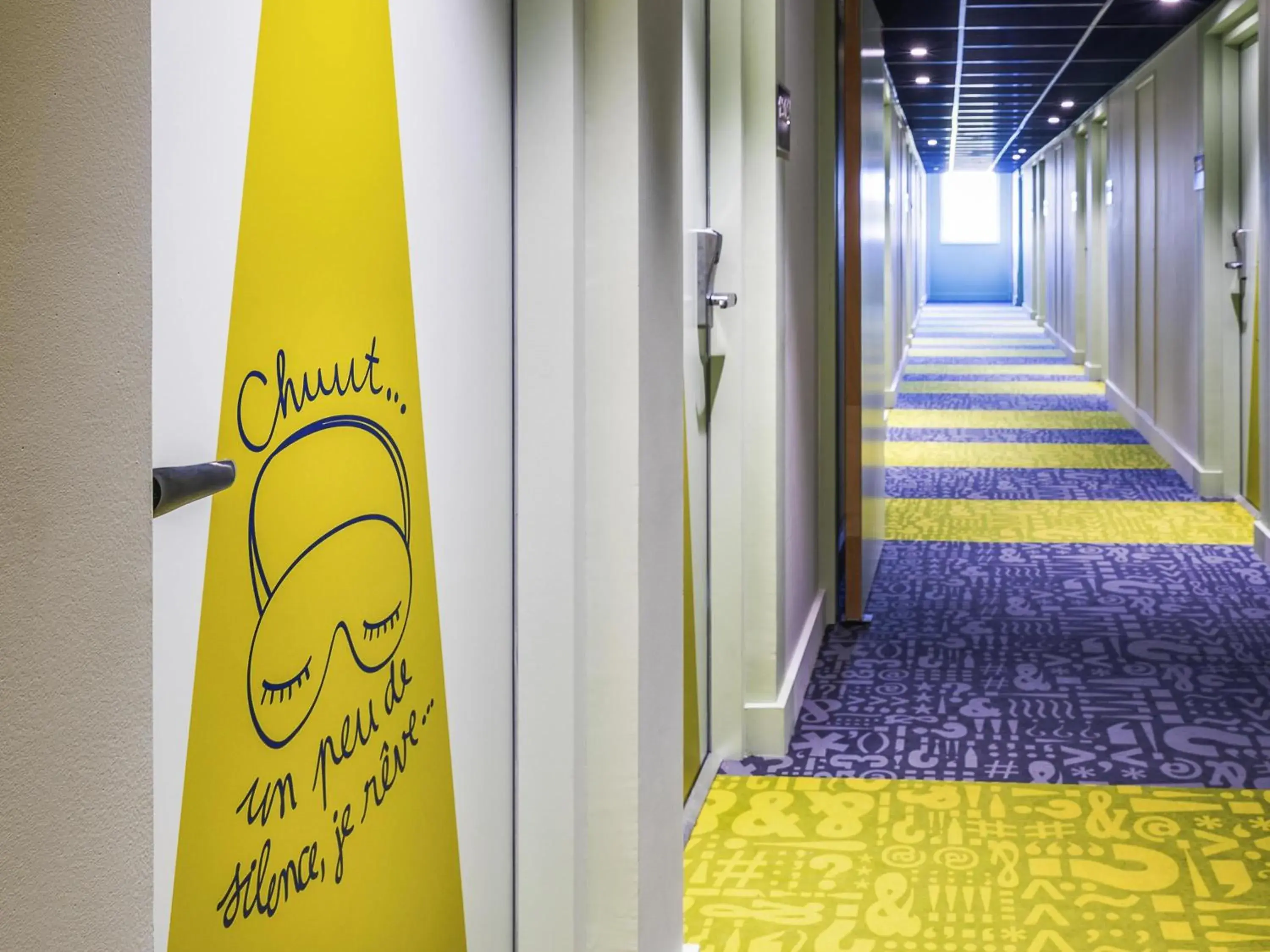 Twin Room with Retractable Bed in ibis Budget Cognac Twin Room with Retractable Bed in ibis Budget Cognac