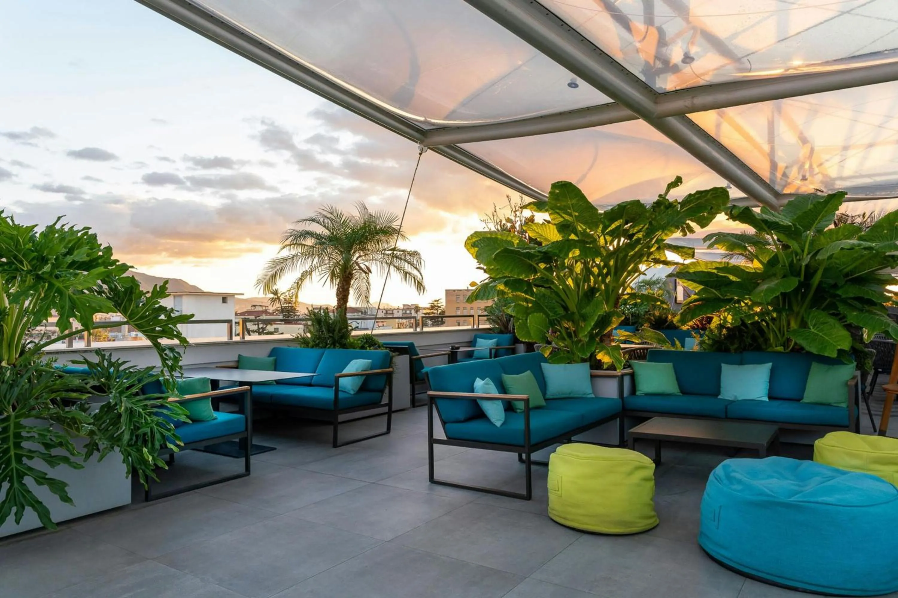Lounge or bar in HABITA79, Pompeii, a Tribute Portfolio Hotel