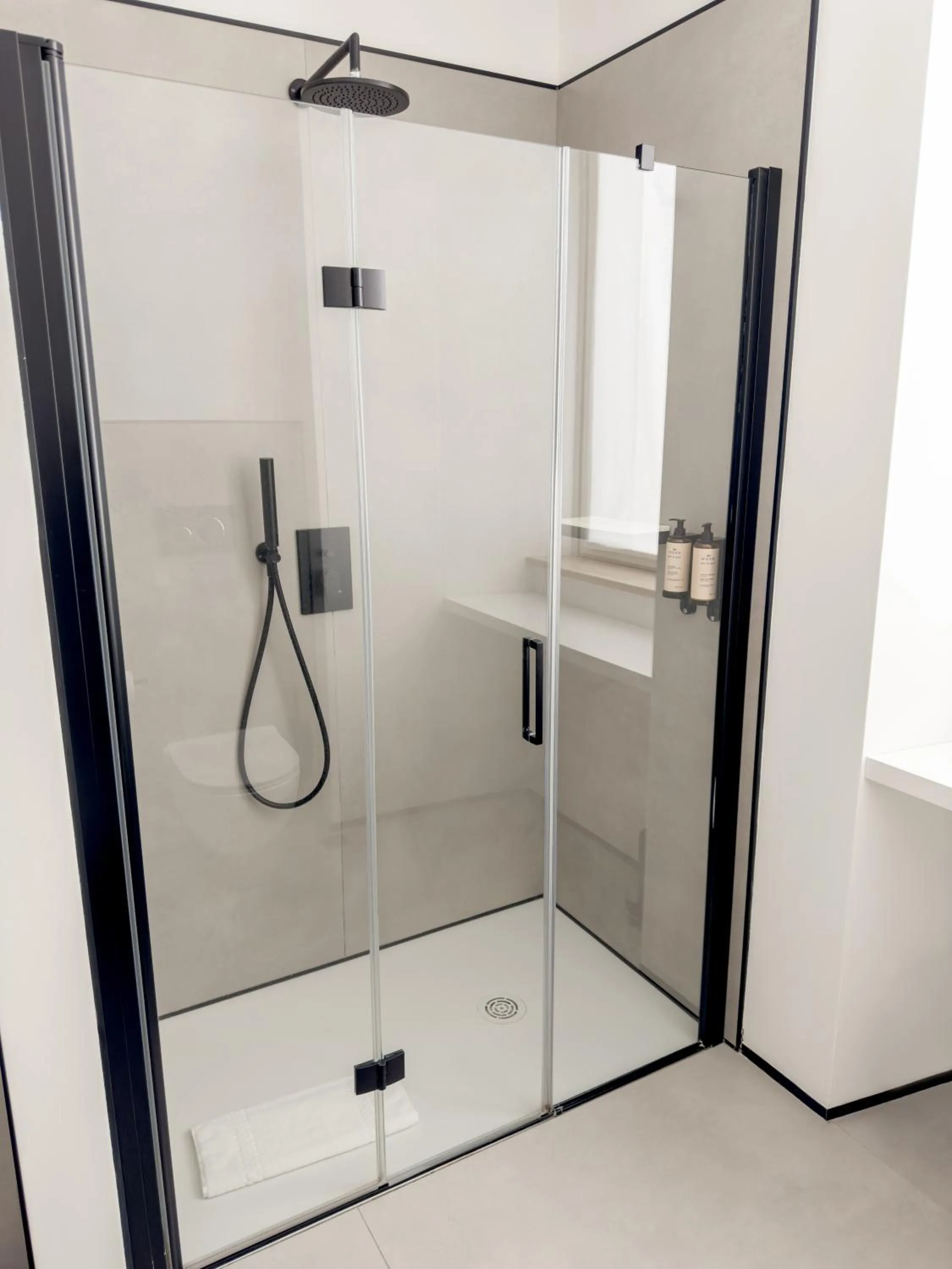 Shower in Habita79 Hotel Pompeii - MGallery Collection