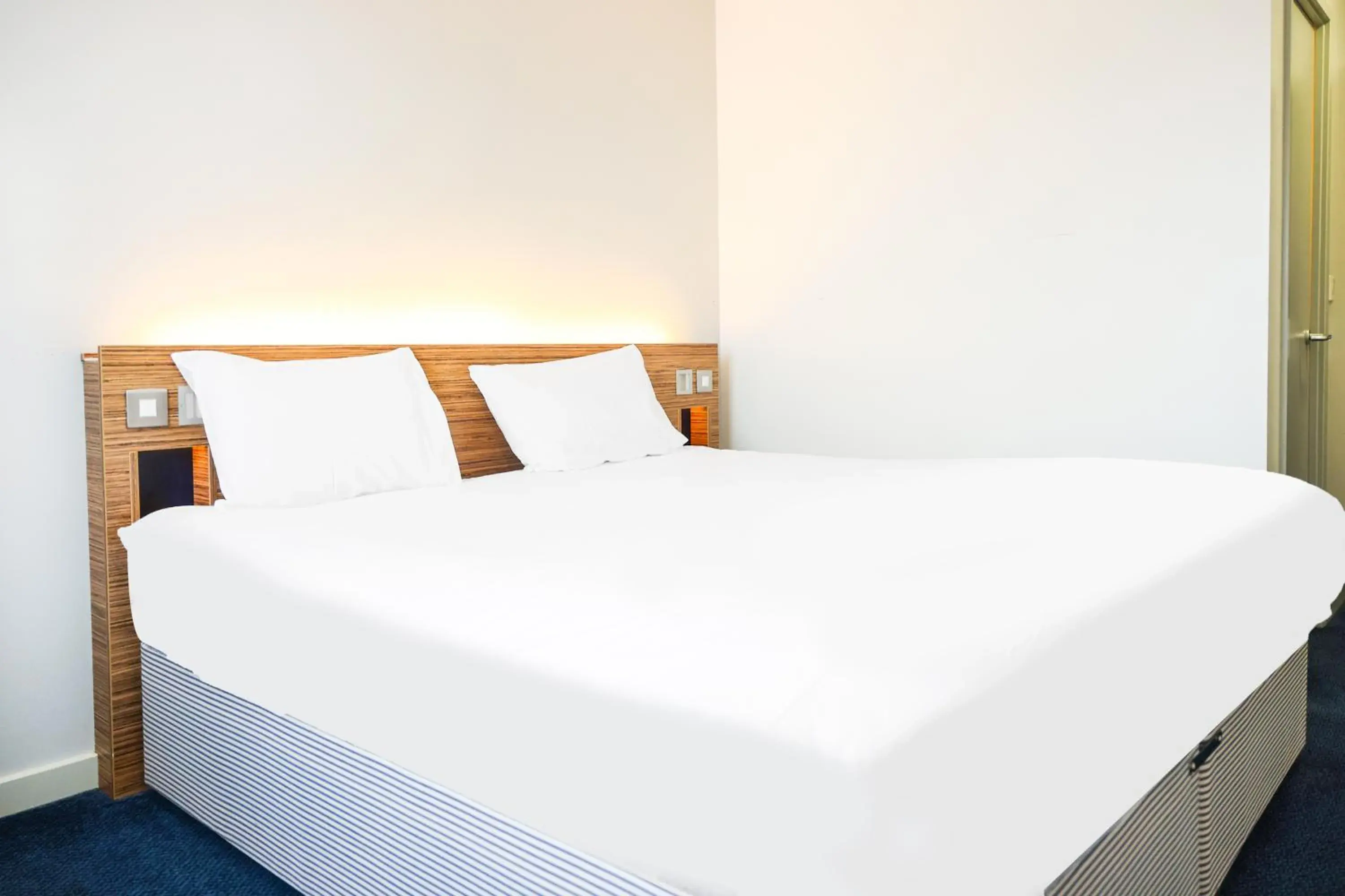 Photo of the whole room, Bed in GO2 Lancaster Centre Hotel by OYO Photo of the whole room, Bed in GO2 Lancaster Centre Hotel by OYO