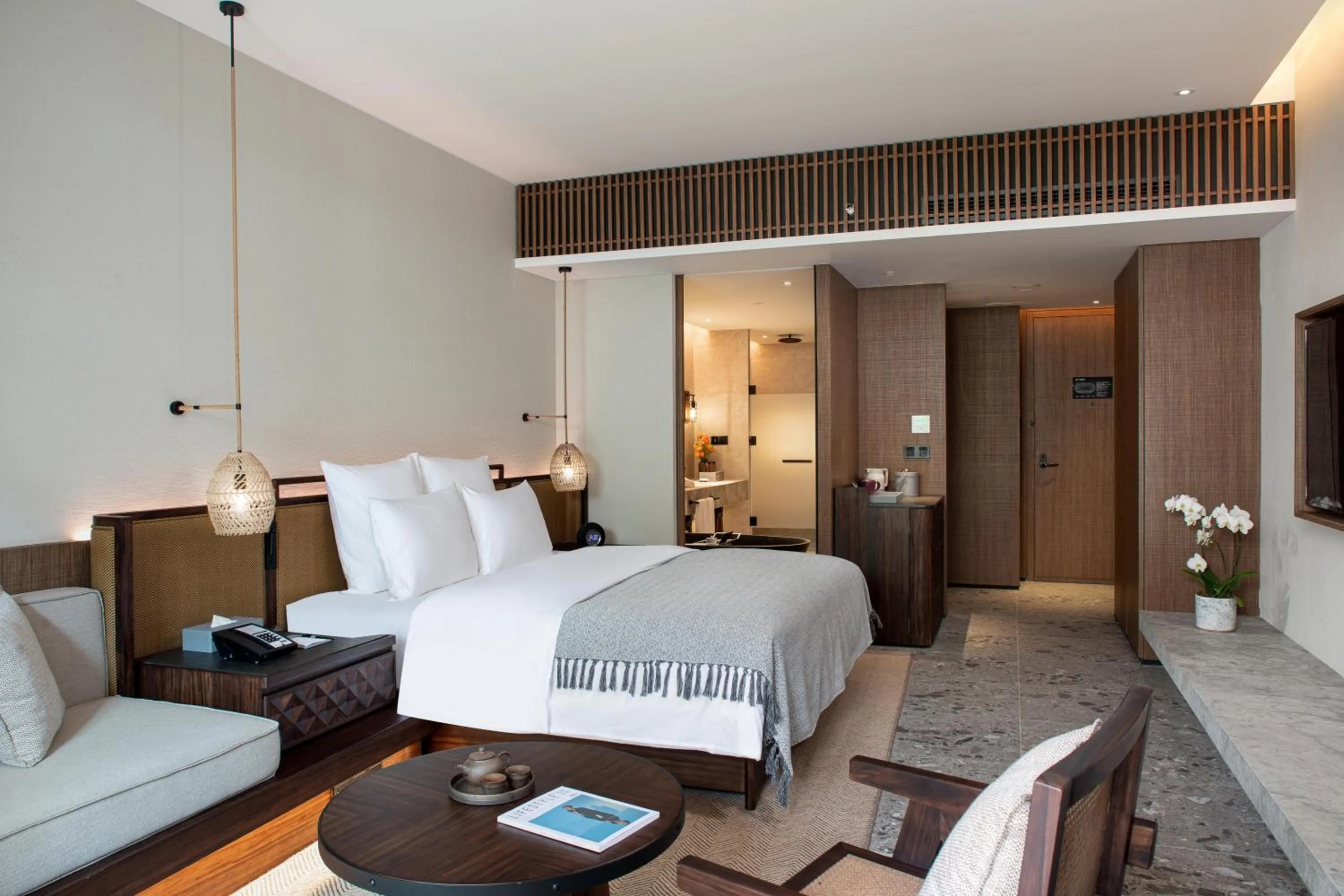 Photo of the whole room, Bed in DongFengYun Hotel Mi'Le - MGallery Collection