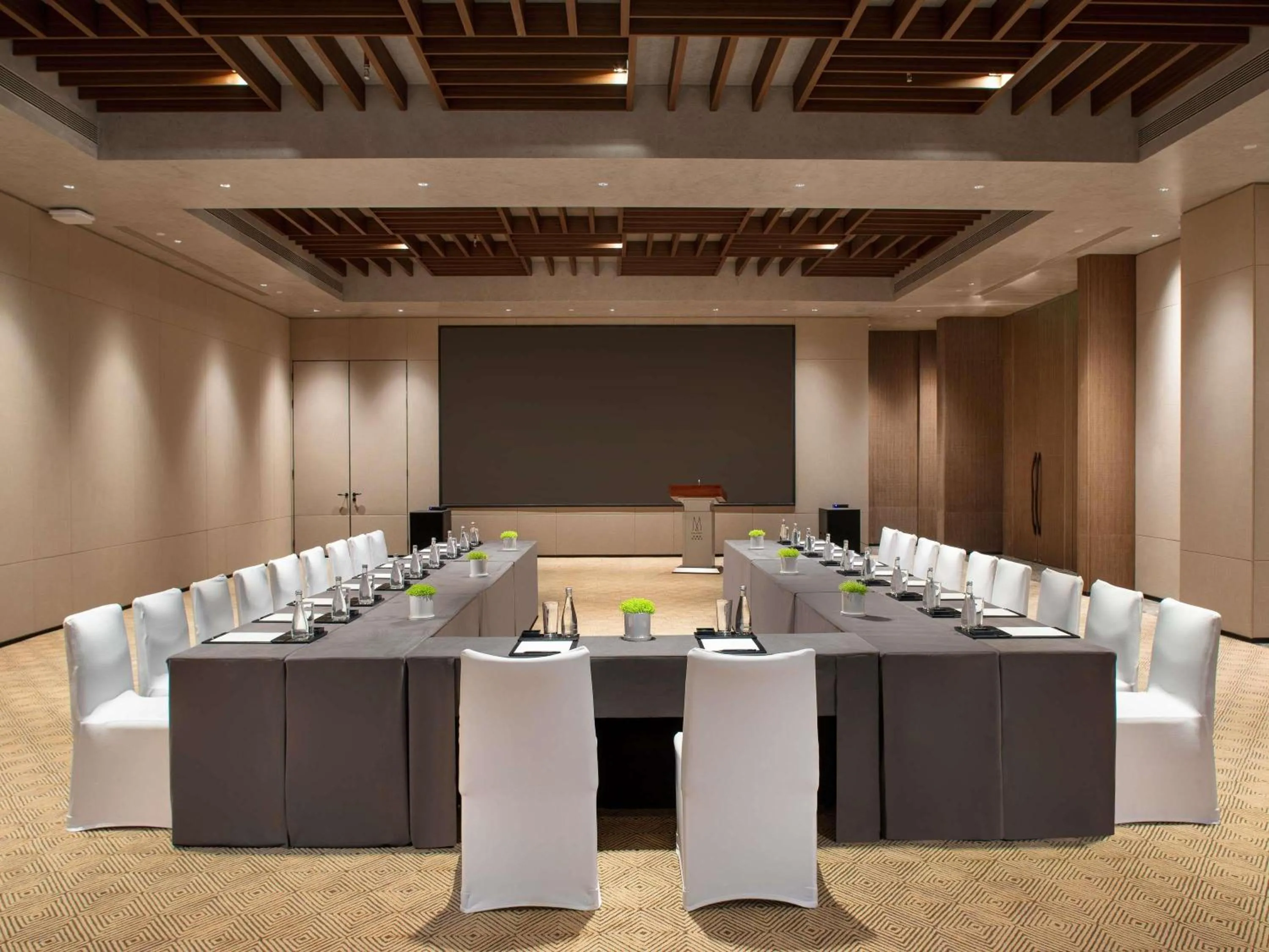 Meeting/conference room in DongFengYun Hotel Mi'Le - MGallery Collection