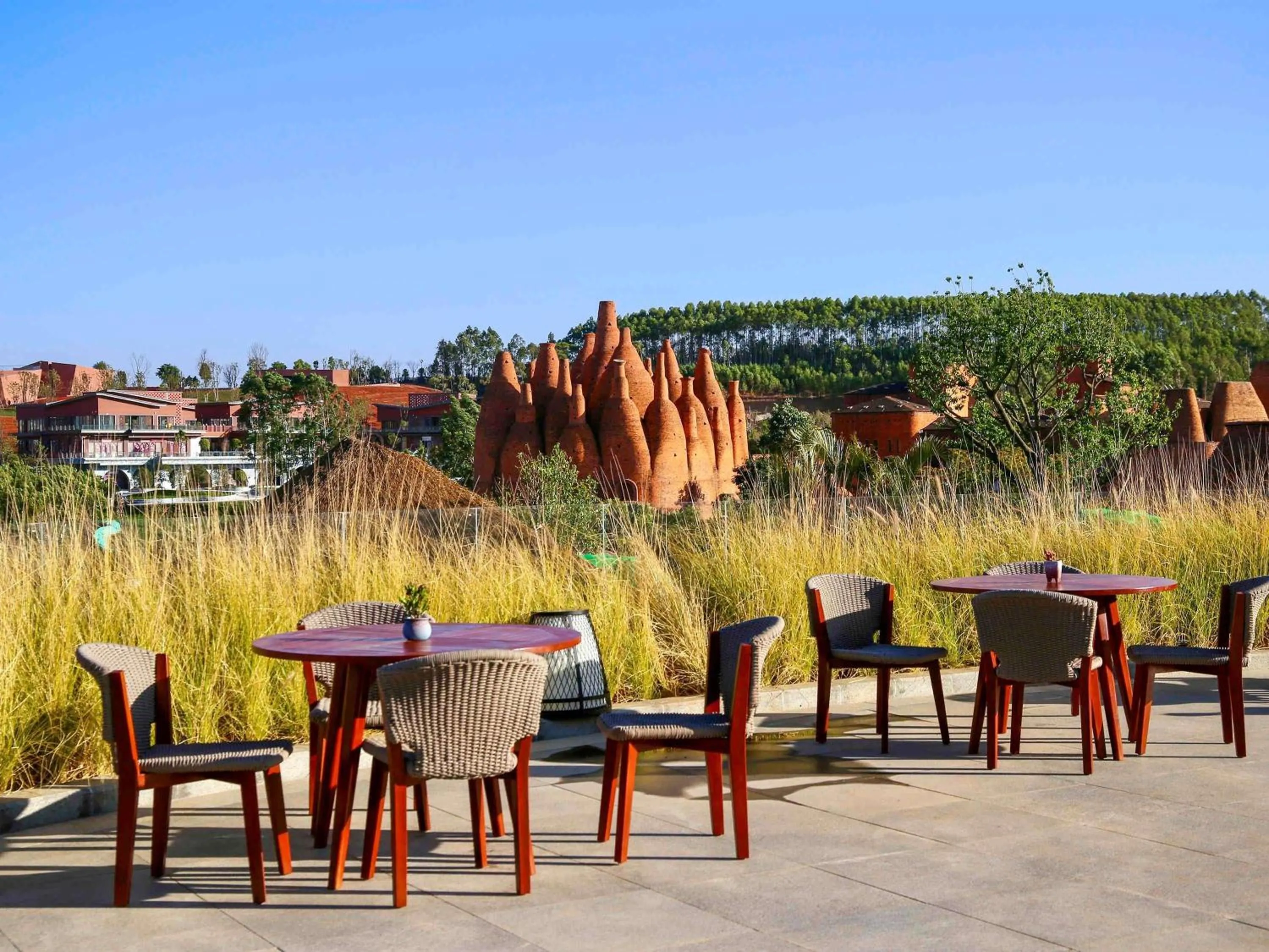 Restaurant/places to eat in DongFengYun Hotel Mi'Le - MGallery Collection