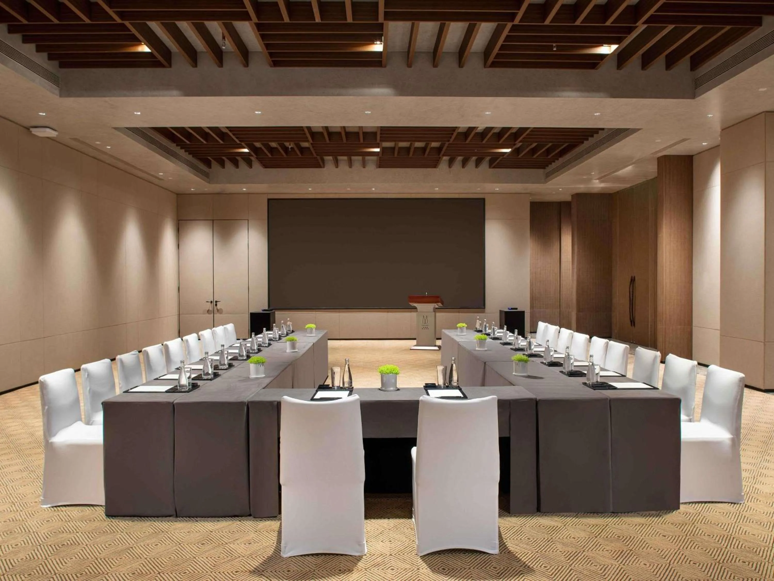 Meeting/conference room in DongFengYun Hotel Mi'Le - MGallery Collection