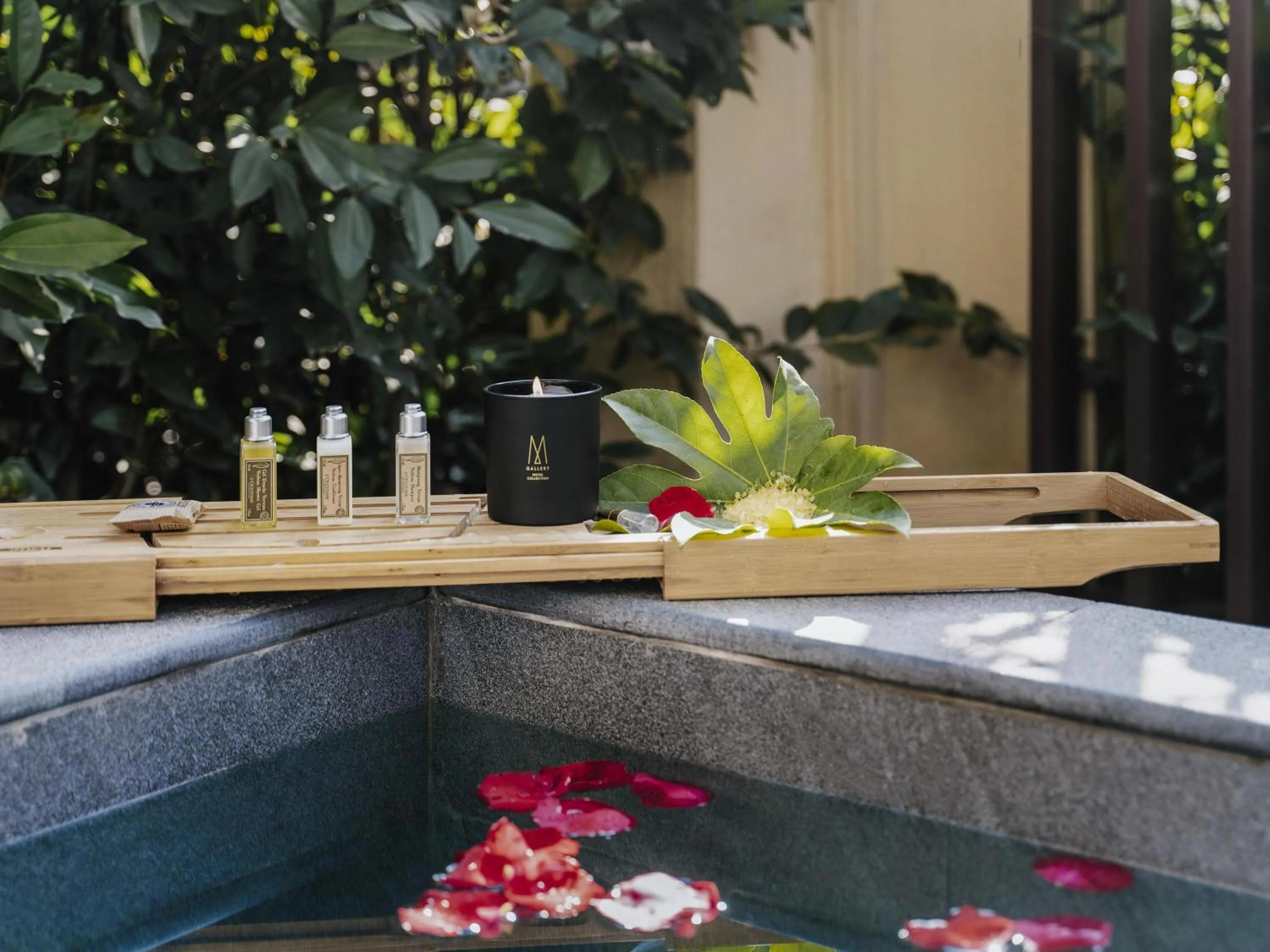 Bedroom in Ocean Spring Resort Chengdu - MGallery Collection