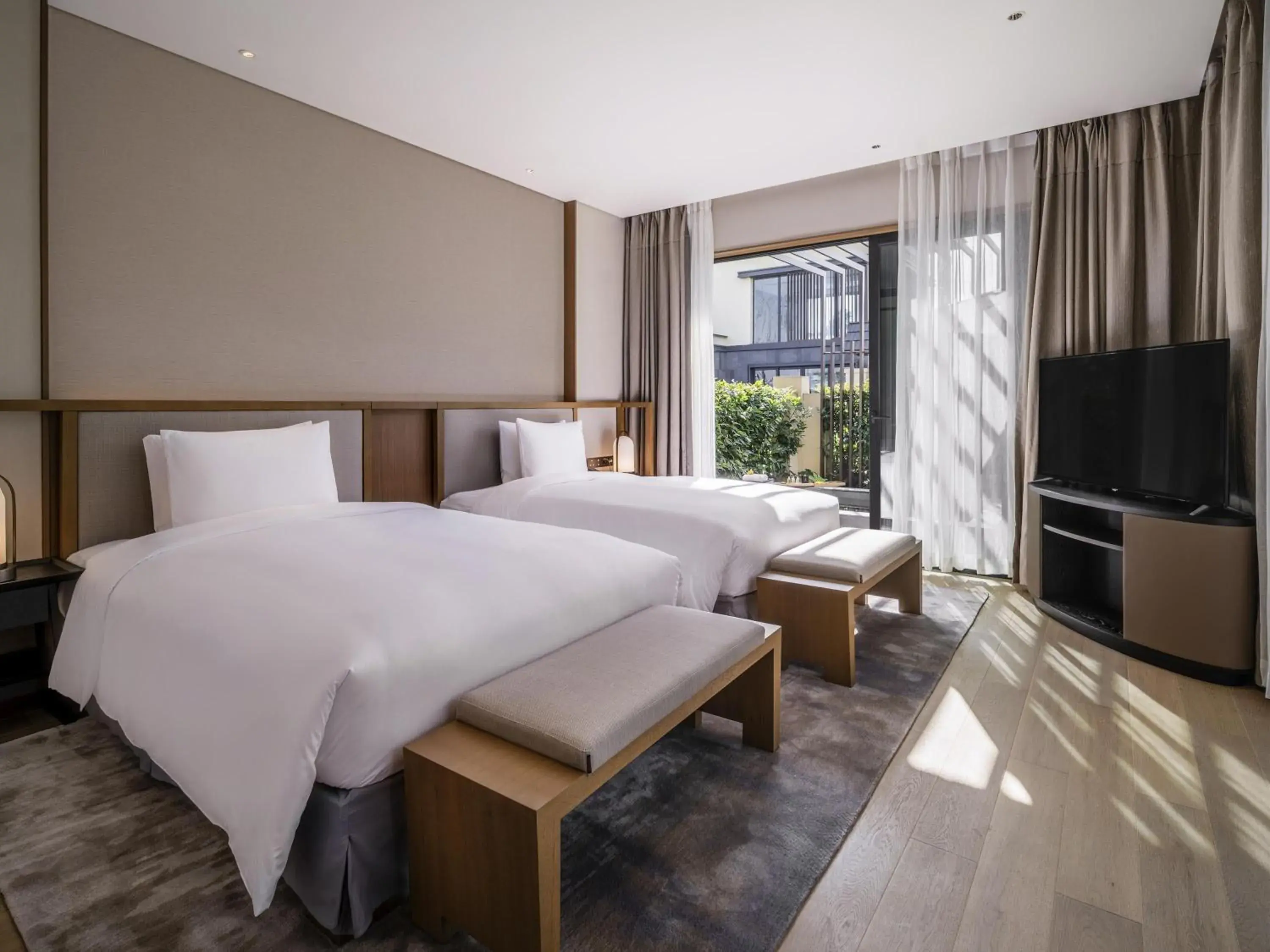 Bedroom, Bed in Ocean Spring Resort Chengdu - MGallery Collection Bedroom, Bed in Ocean Spring Resort Chengdu - MGallery Collection