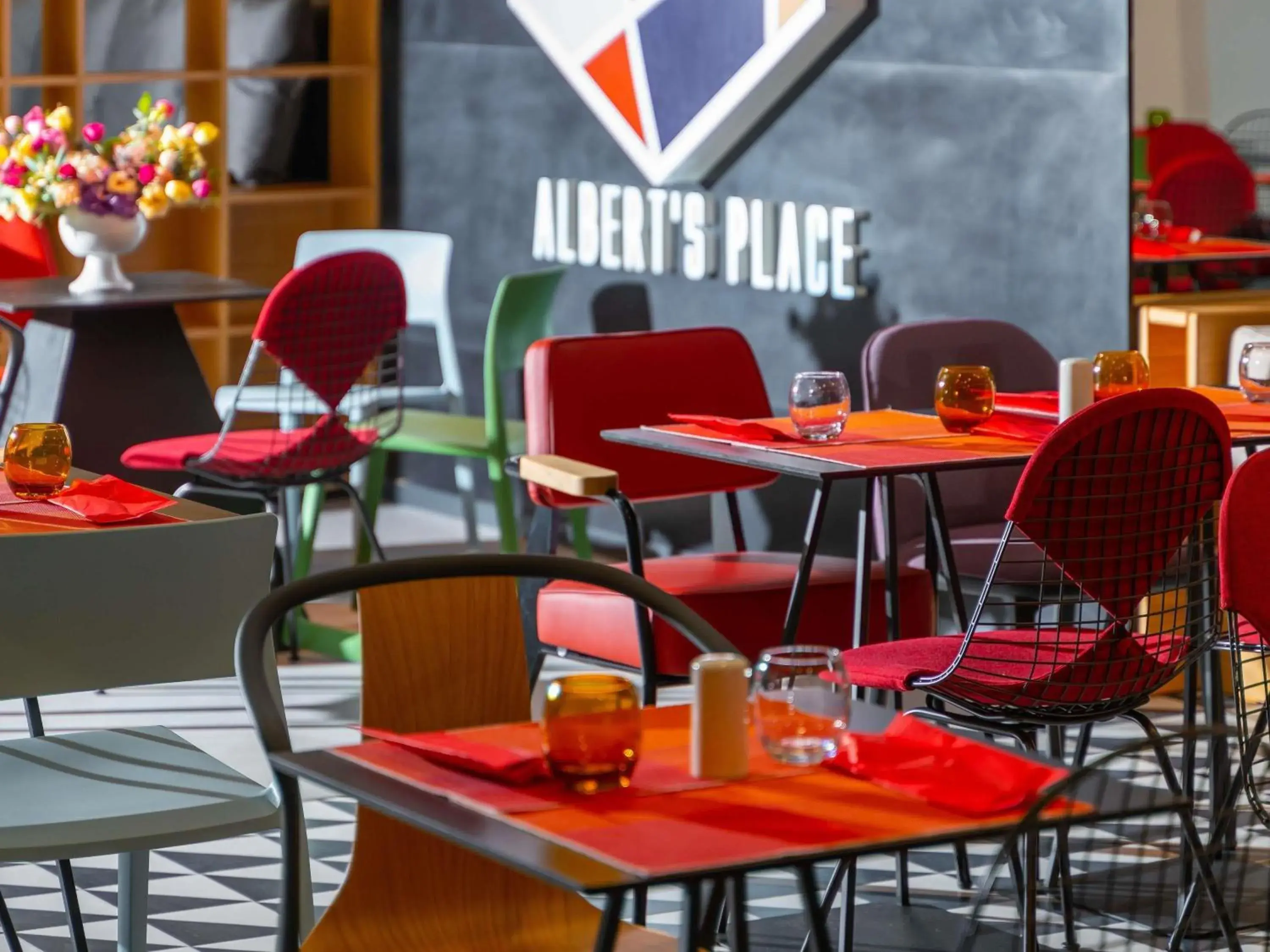 Restaurant/places to eat in ibis Bucharest Politehnica Restaurant/places to eat in ibis Bucharest Politehnica