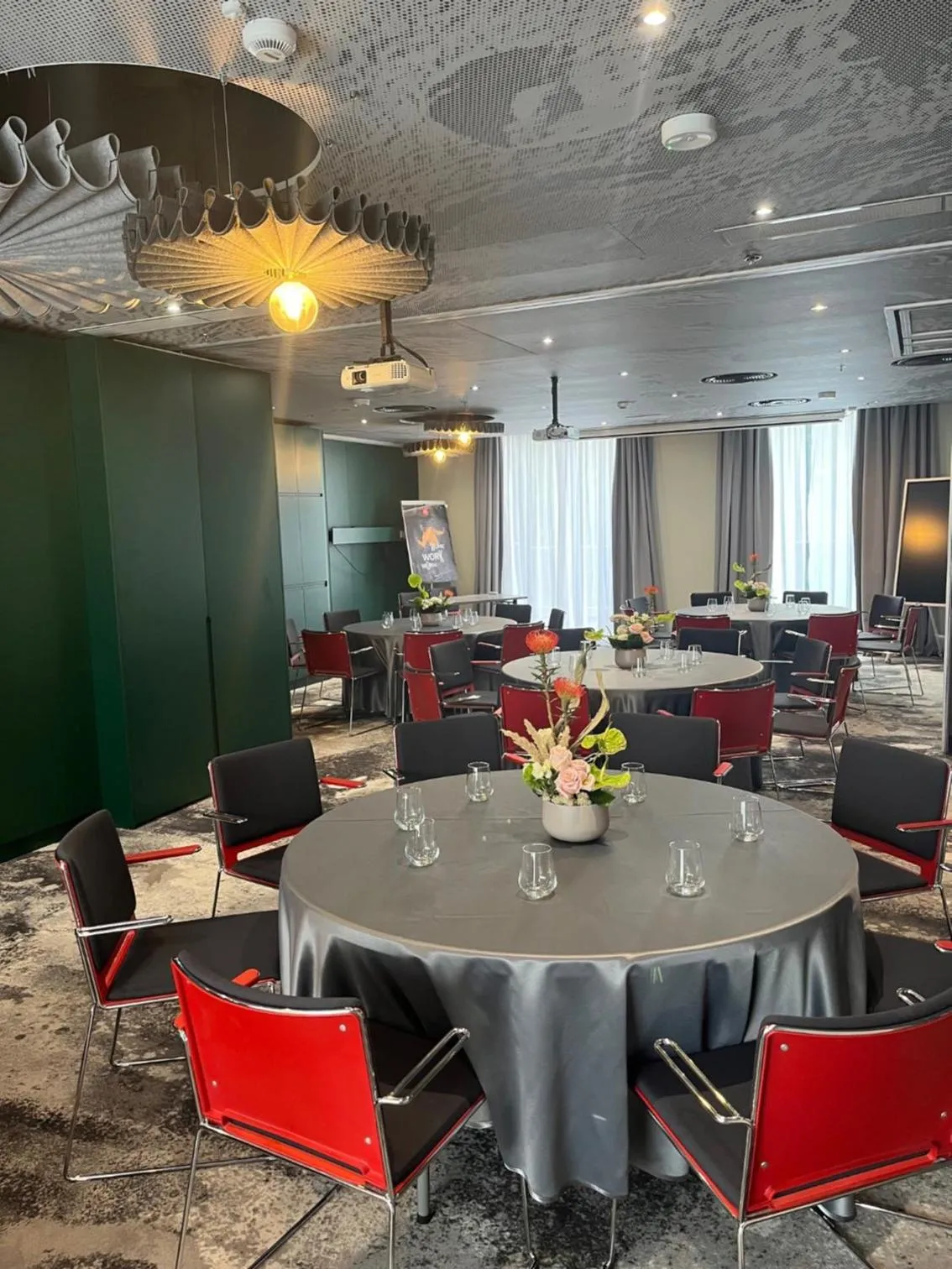 Restaurant/places to eat in ibis Bucharest Politehnica