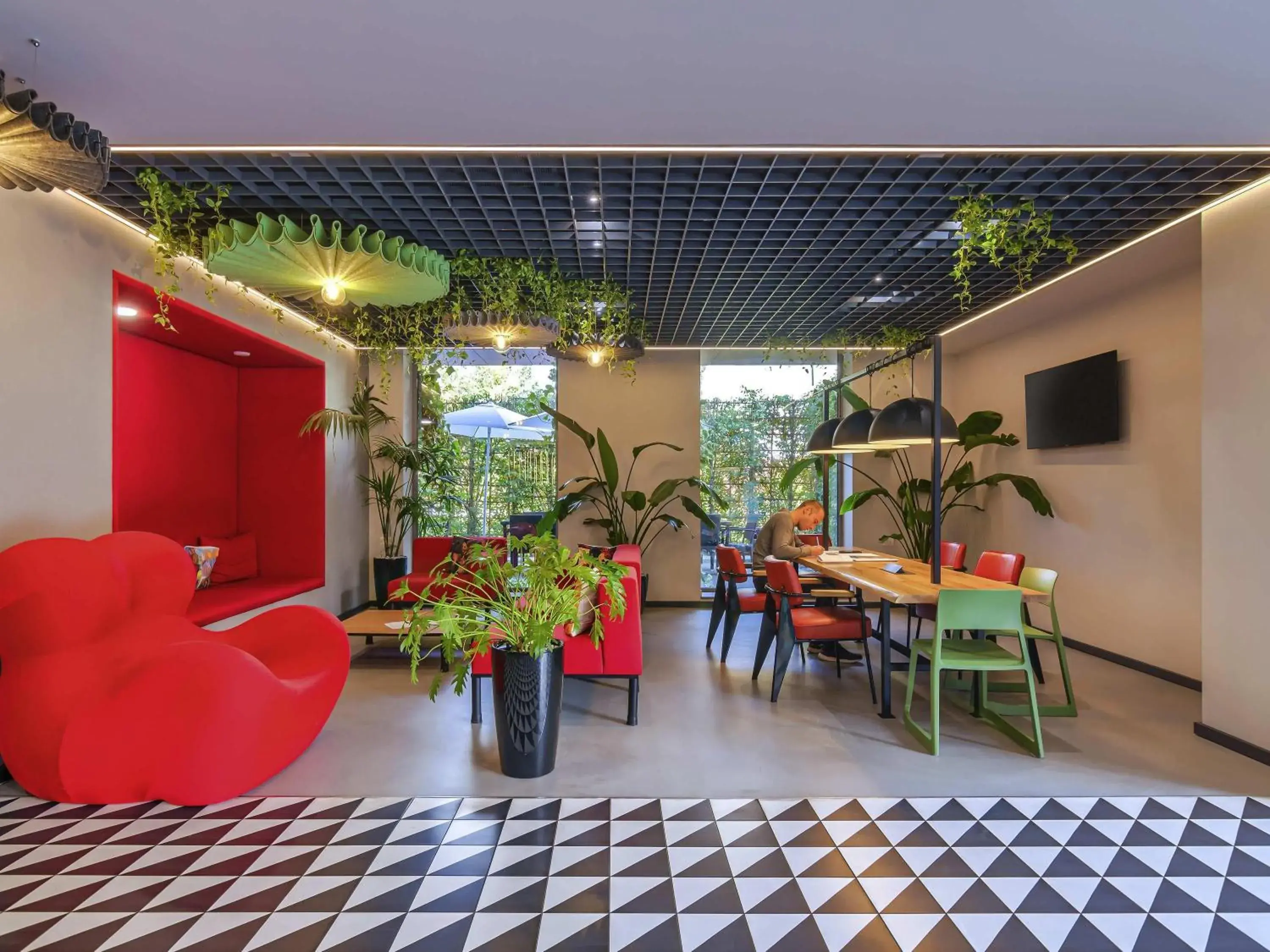 Lounge or bar in ibis Bucharest Politehnica Lounge or bar in ibis Bucharest Politehnica