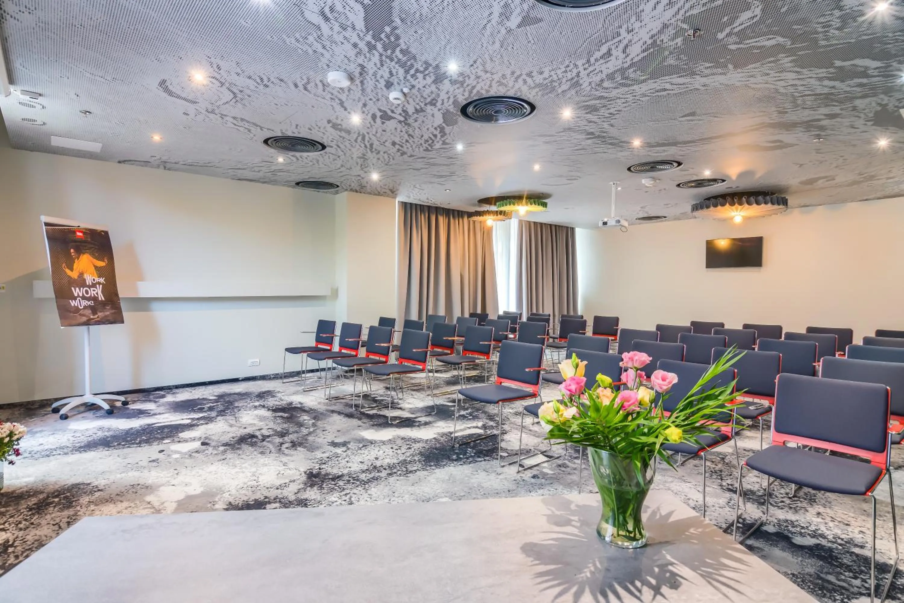 TV and multimedia in ibis Bucharest Politehnica