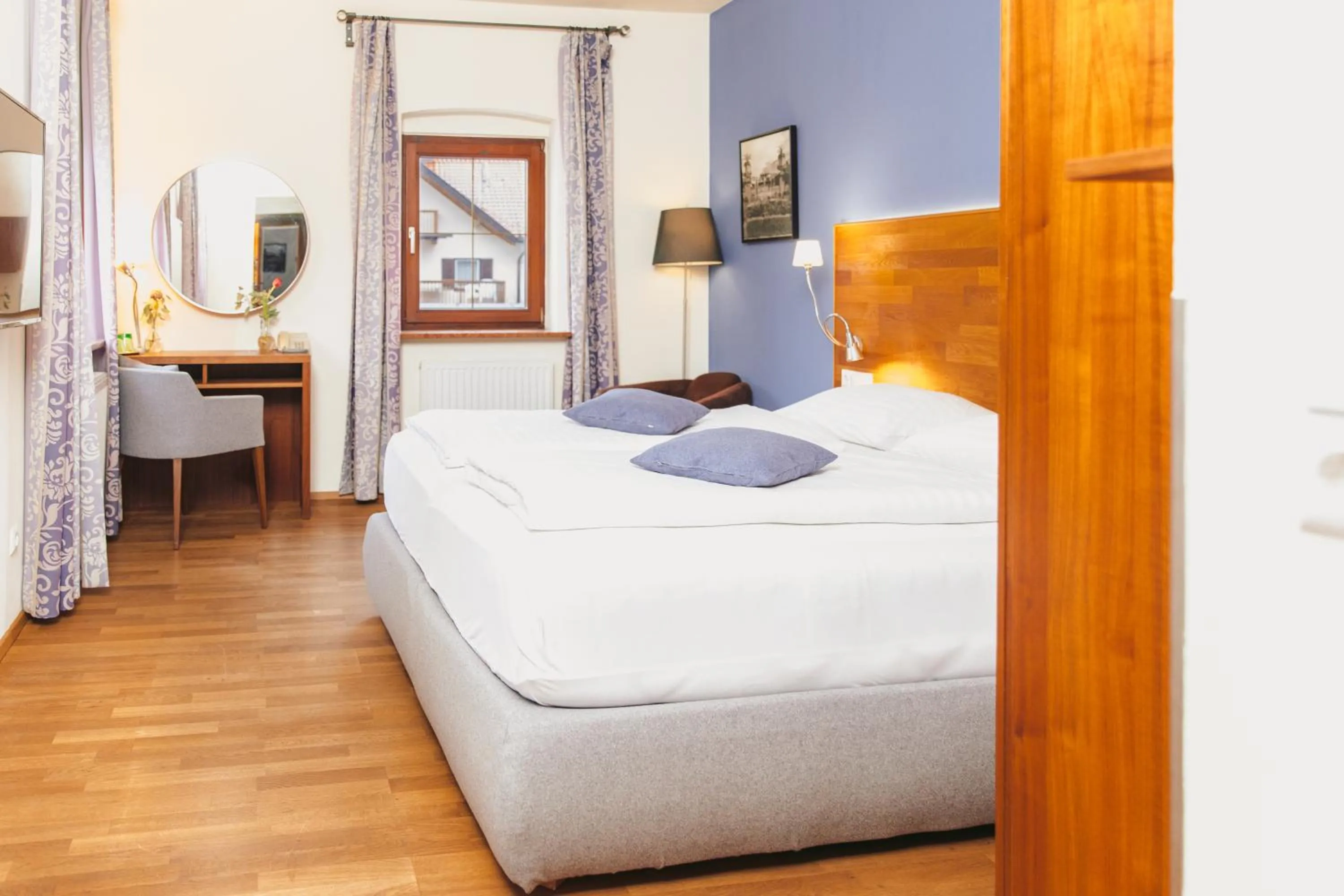 Bedroom, Bed in Hotel Kaiserhof