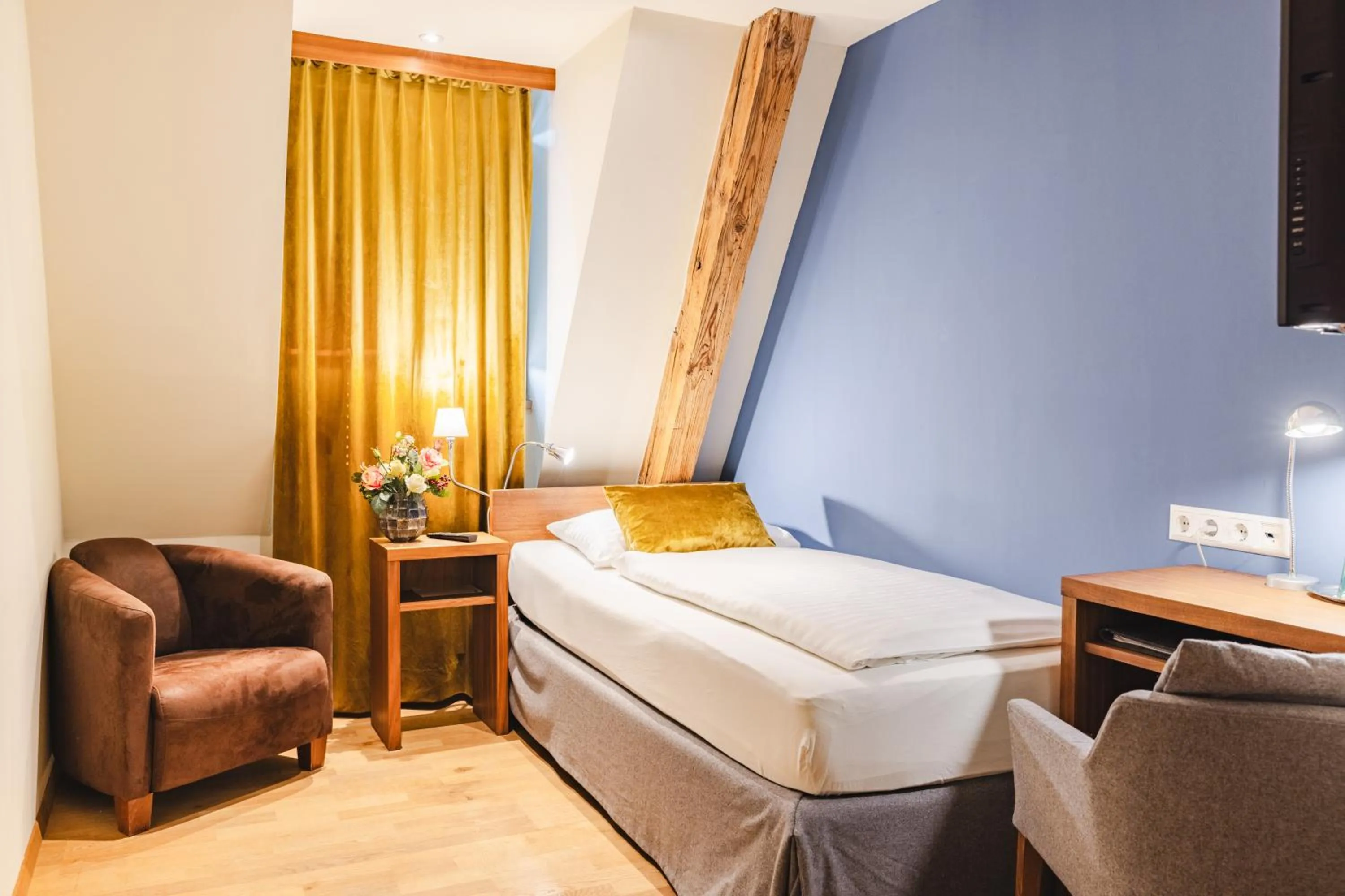 Bed in Hotel Kaiserhof