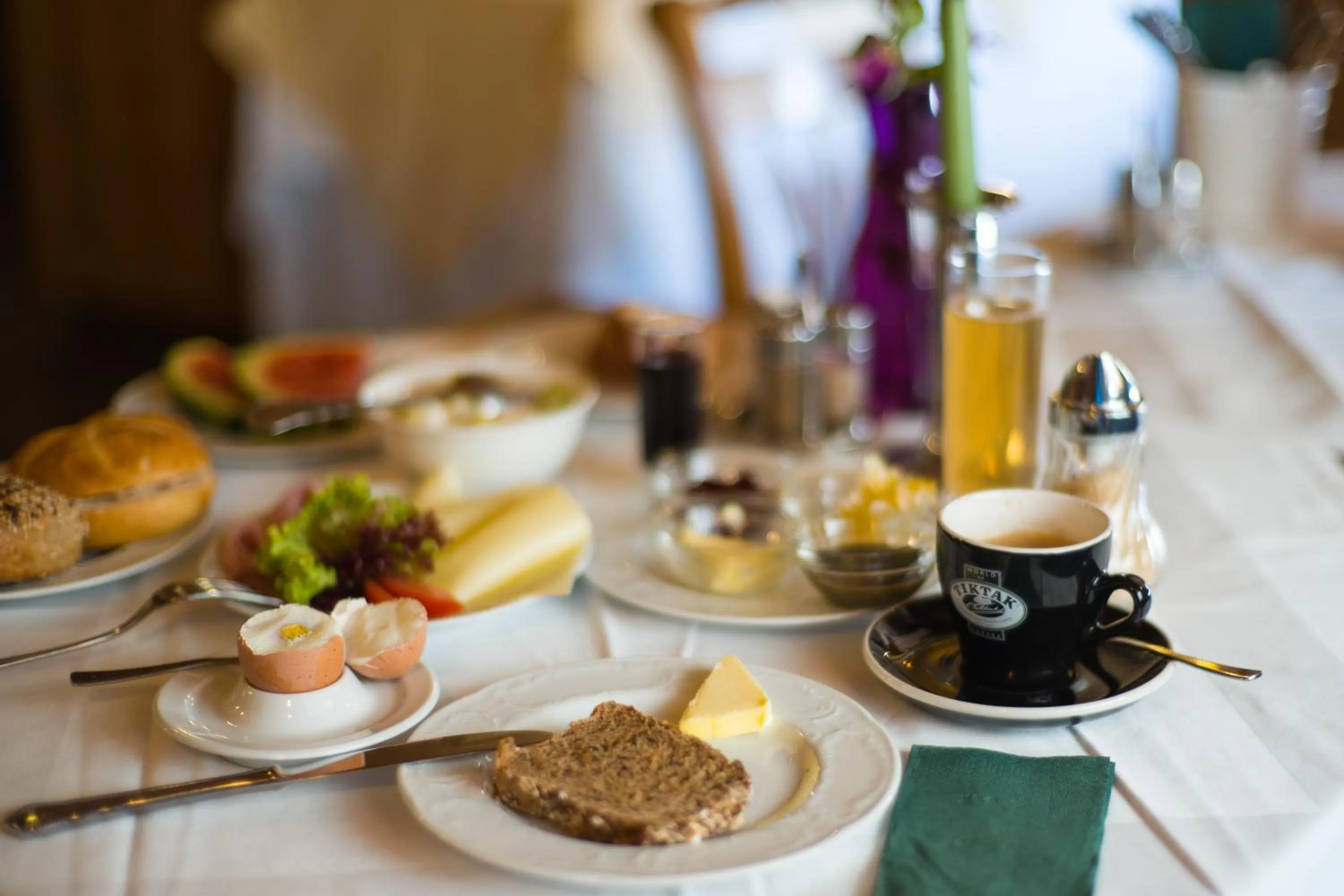 Buffet breakfast in Hotel Kaiserhof