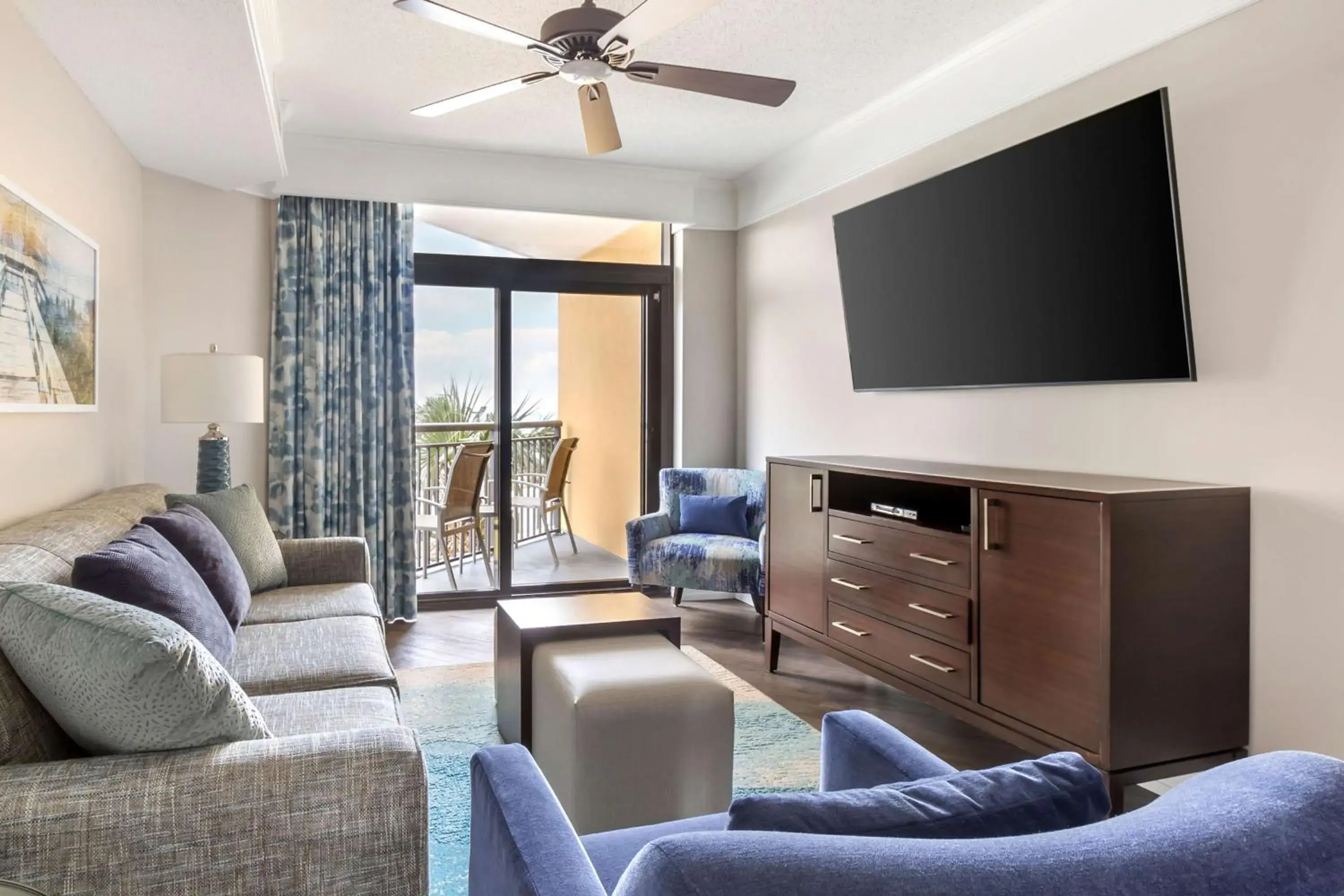 Living room in Hilton Grand Vacations Club Anderson Ocean Myrtle Beach Living room in Hilton Grand Vacations Club Anderson Ocean Myrtle Beach