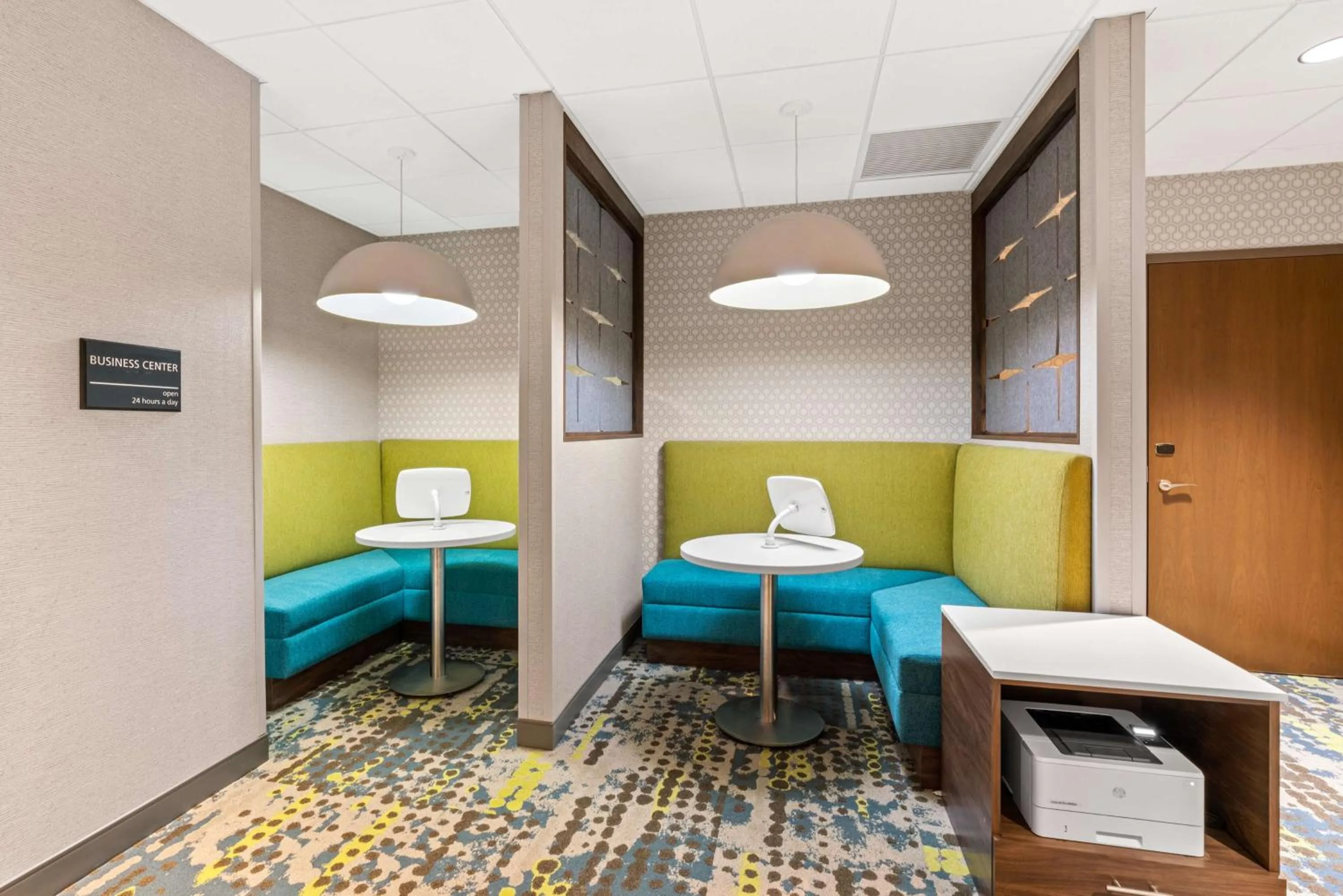 Business facilities in Hampton Inn & Suites Tigard