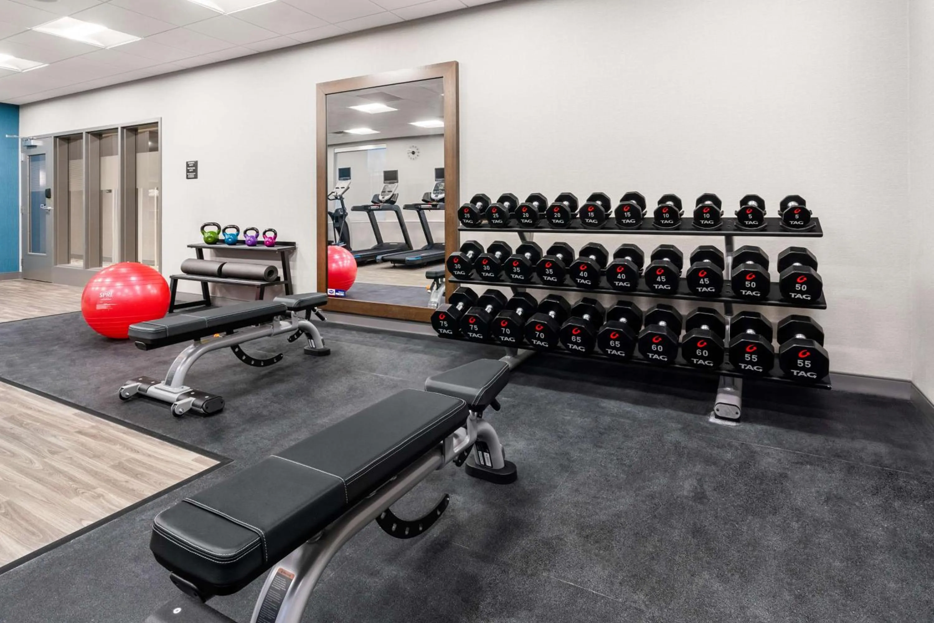 Fitness centre/facilities in Hampton Inn & Suites Tigard