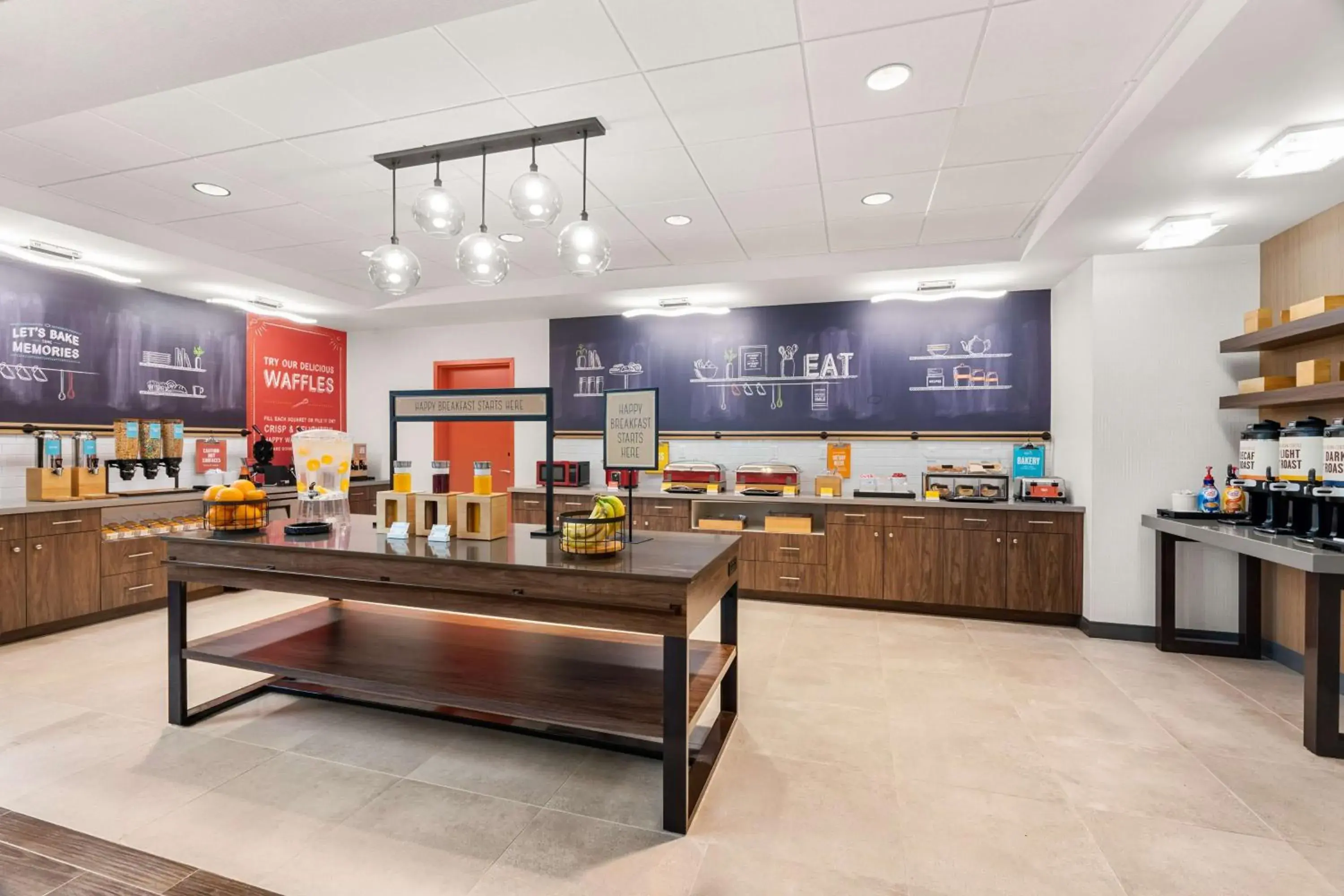 Breakfast in Hampton Inn & Suites Tigard Breakfast in Hampton Inn & Suites Tigard