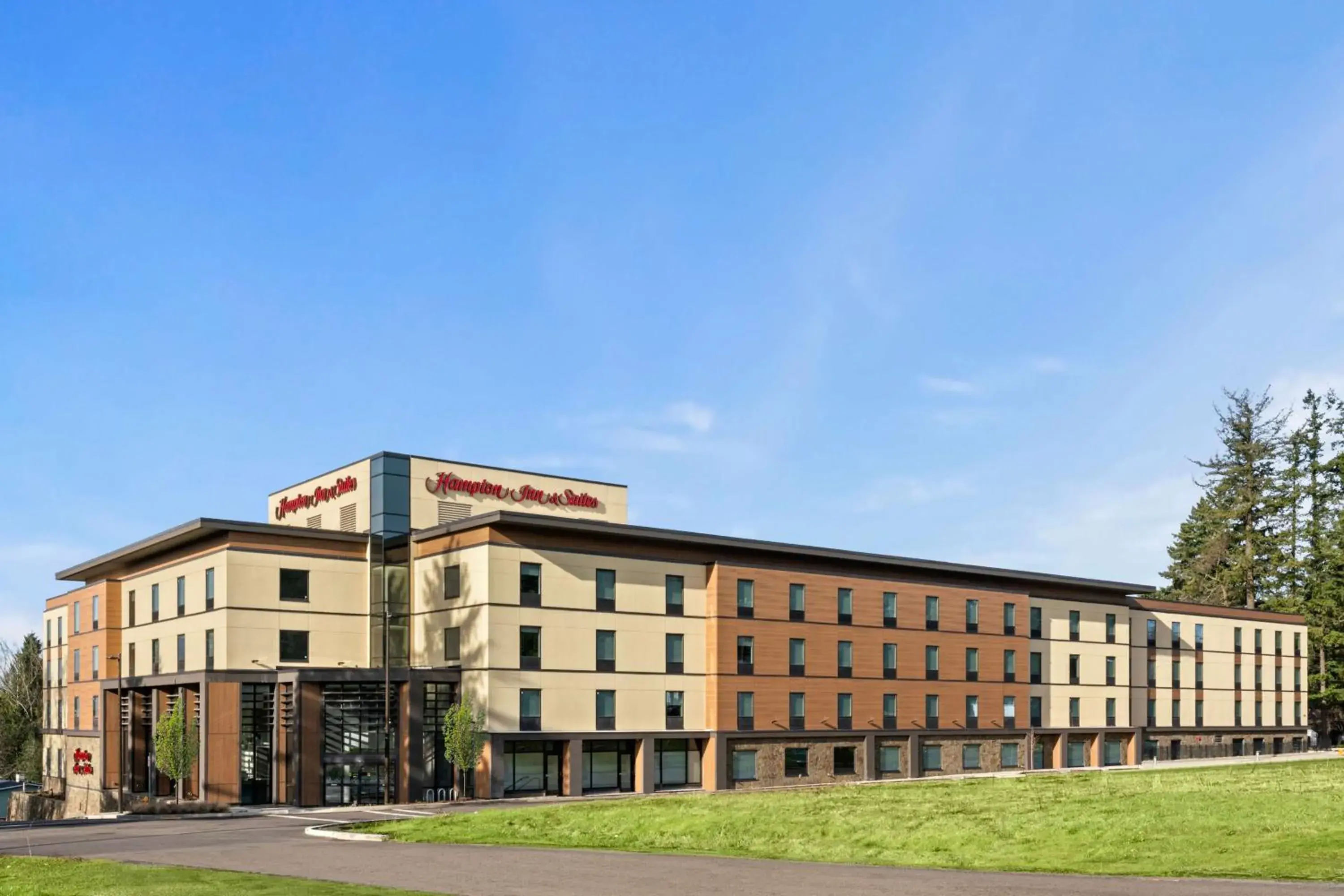 Property building in Hampton Inn & Suites Tigard Property building in Hampton Inn & Suites Tigard