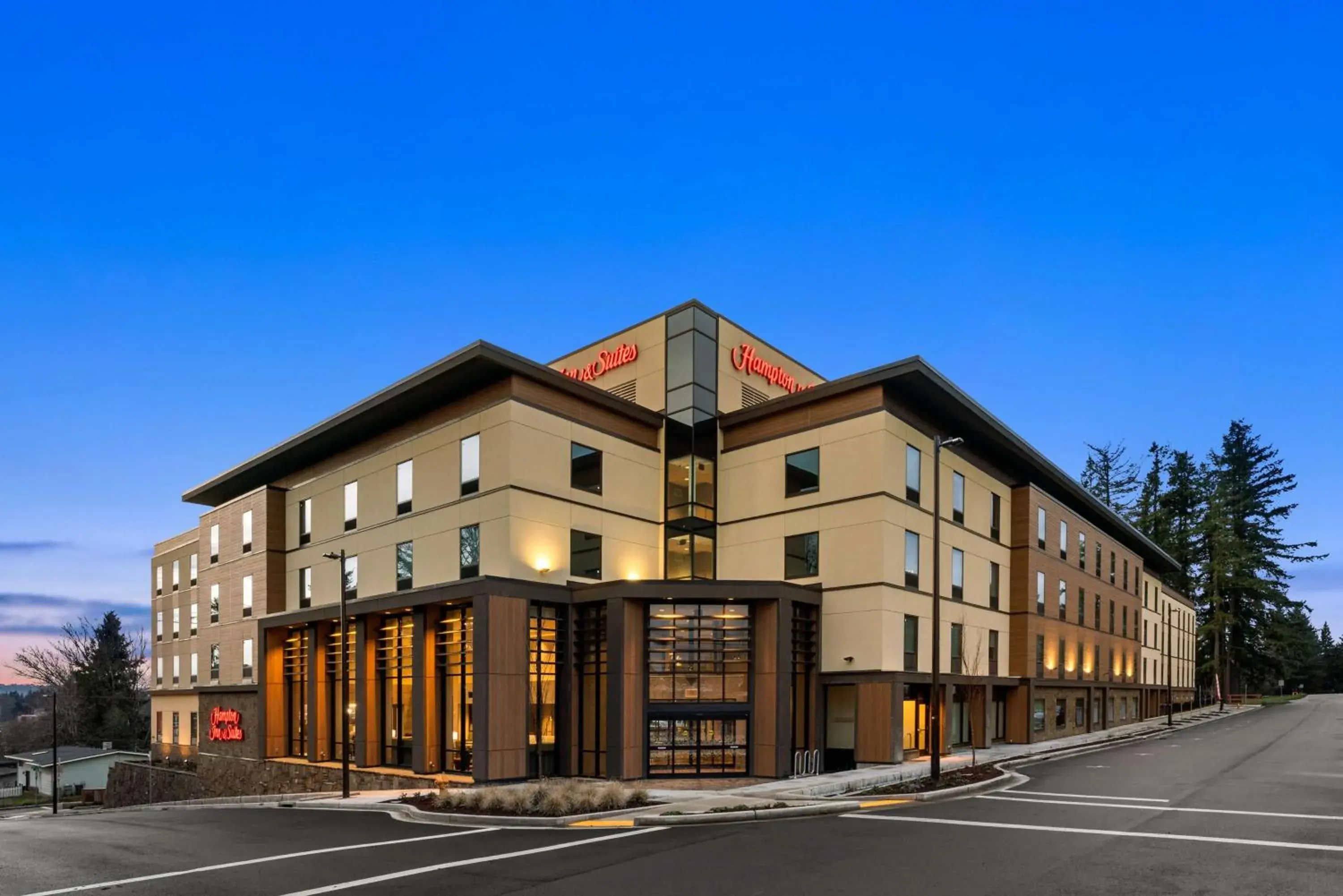 Property building in Hampton Inn & Suites Tigard Property building in Hampton Inn & Suites Tigard