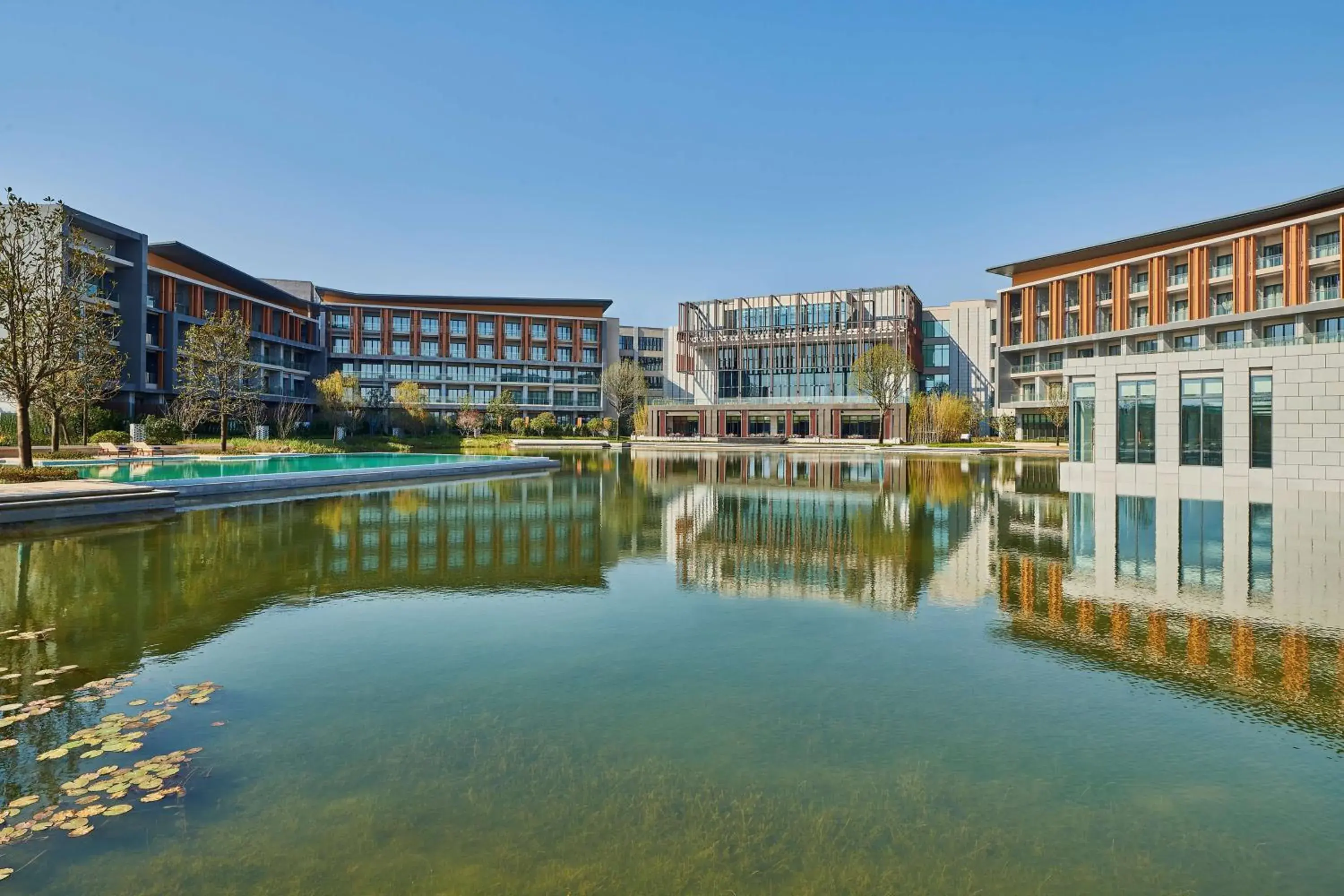 Property building in Hilton Shanghai Fengxian Property building in Hilton Shanghai Fengxian