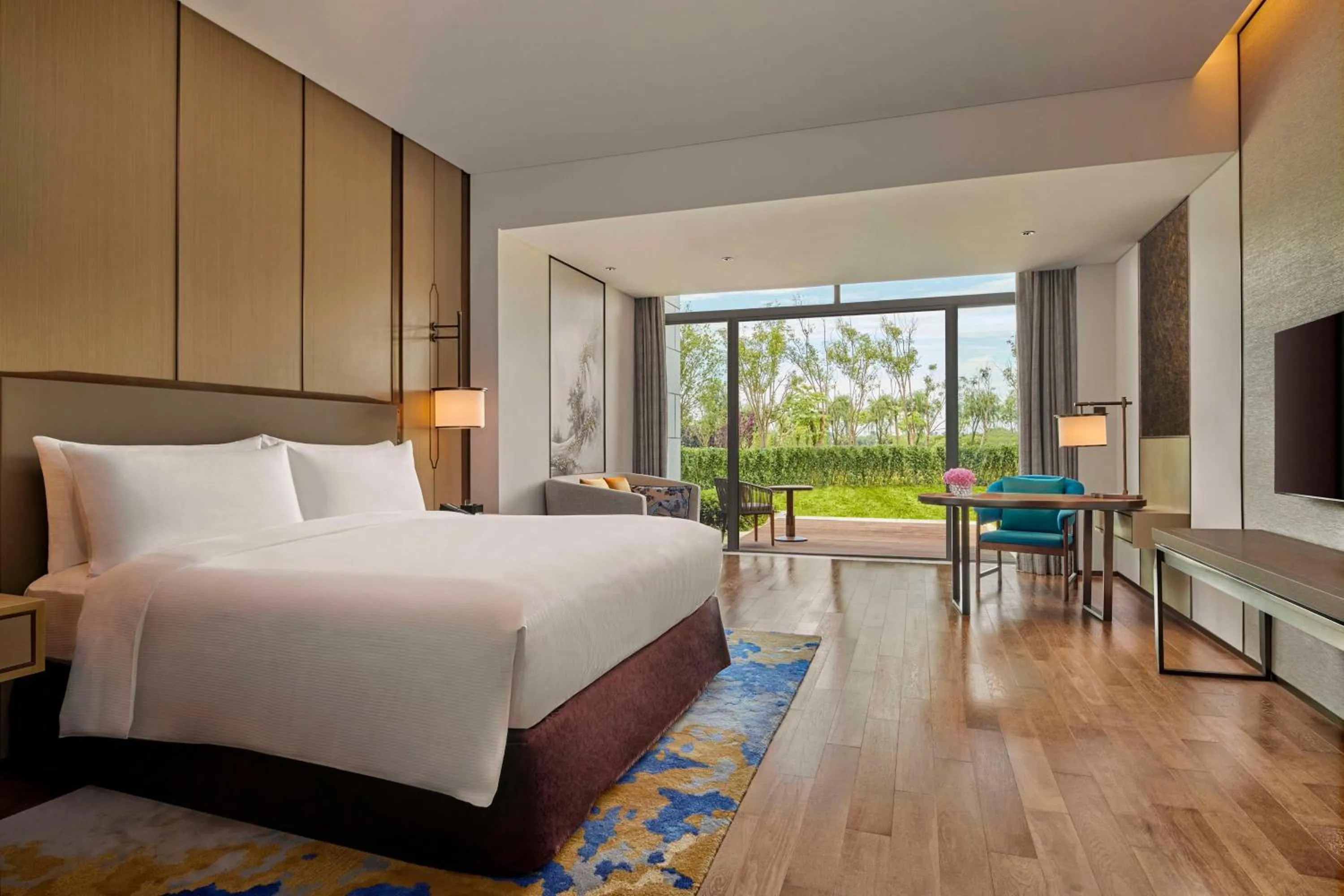 Bed in Hilton Shanghai Fengxian